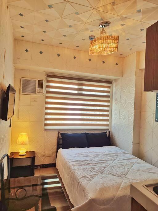 Urban Deca EDSA Budget Place w/ Unli Wi-Fi Netflix