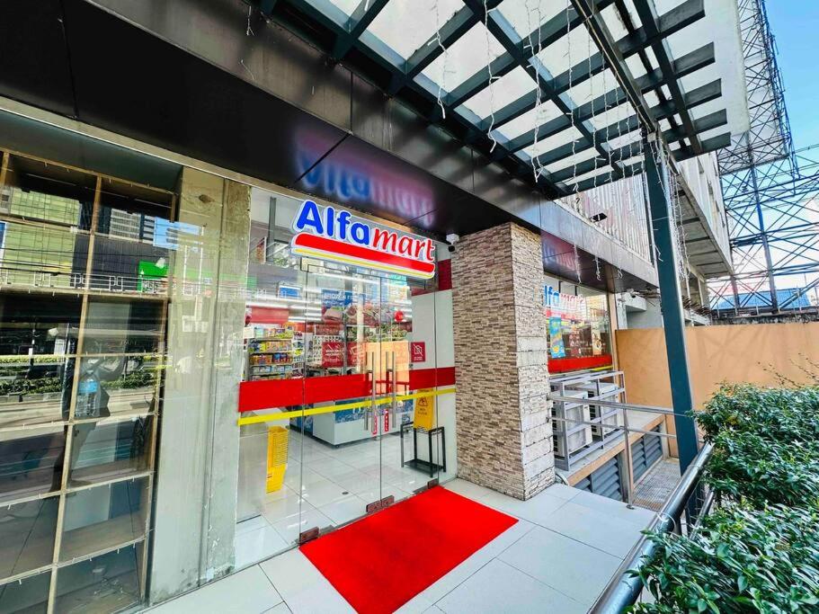Urban Deca EDSA Budget Place w/ Unli Wi-Fi Netflix
