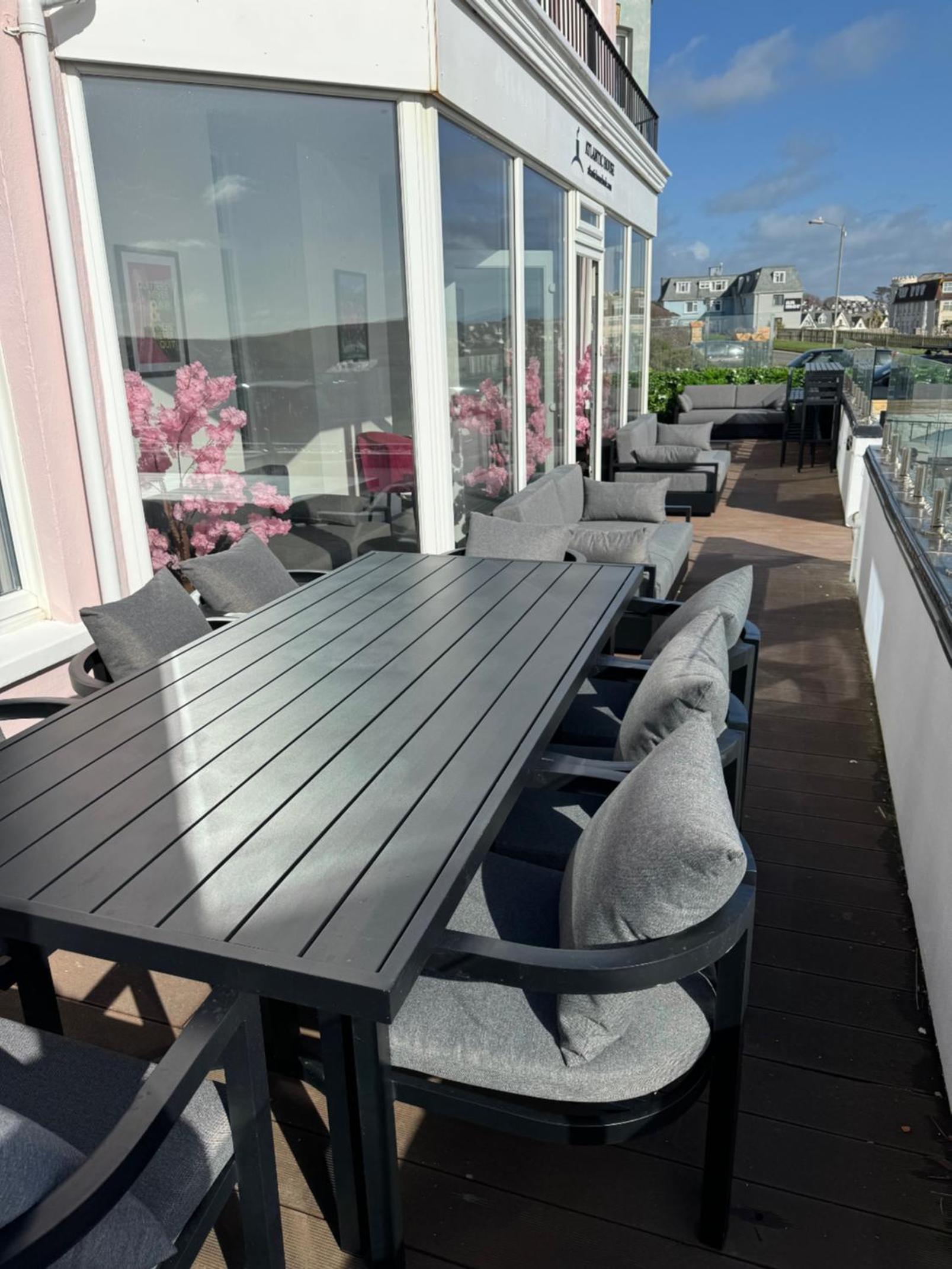 Atlantic House, Spectacular beach front luxury house, sleeps 22+