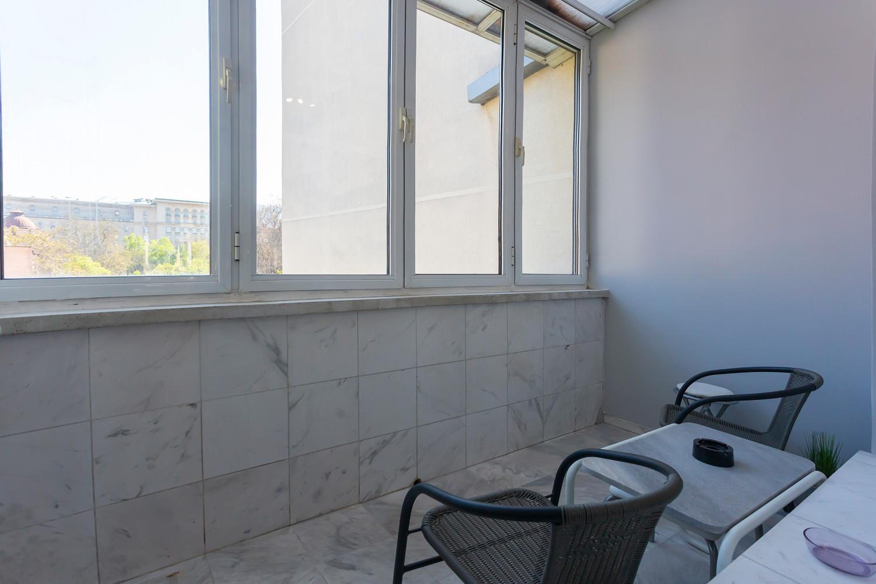 Urban Elegance Apartment