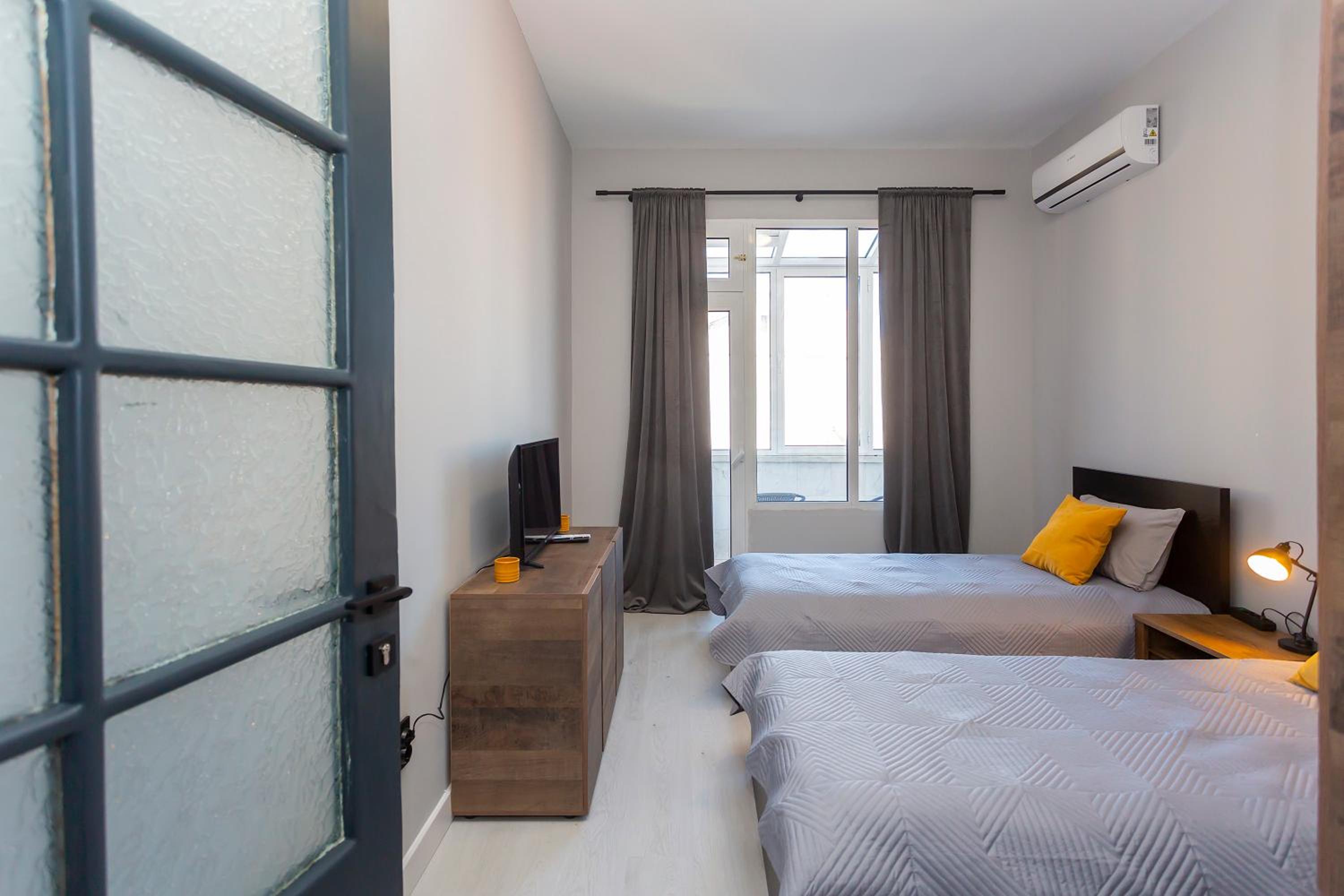 Urban Elegance Apartment