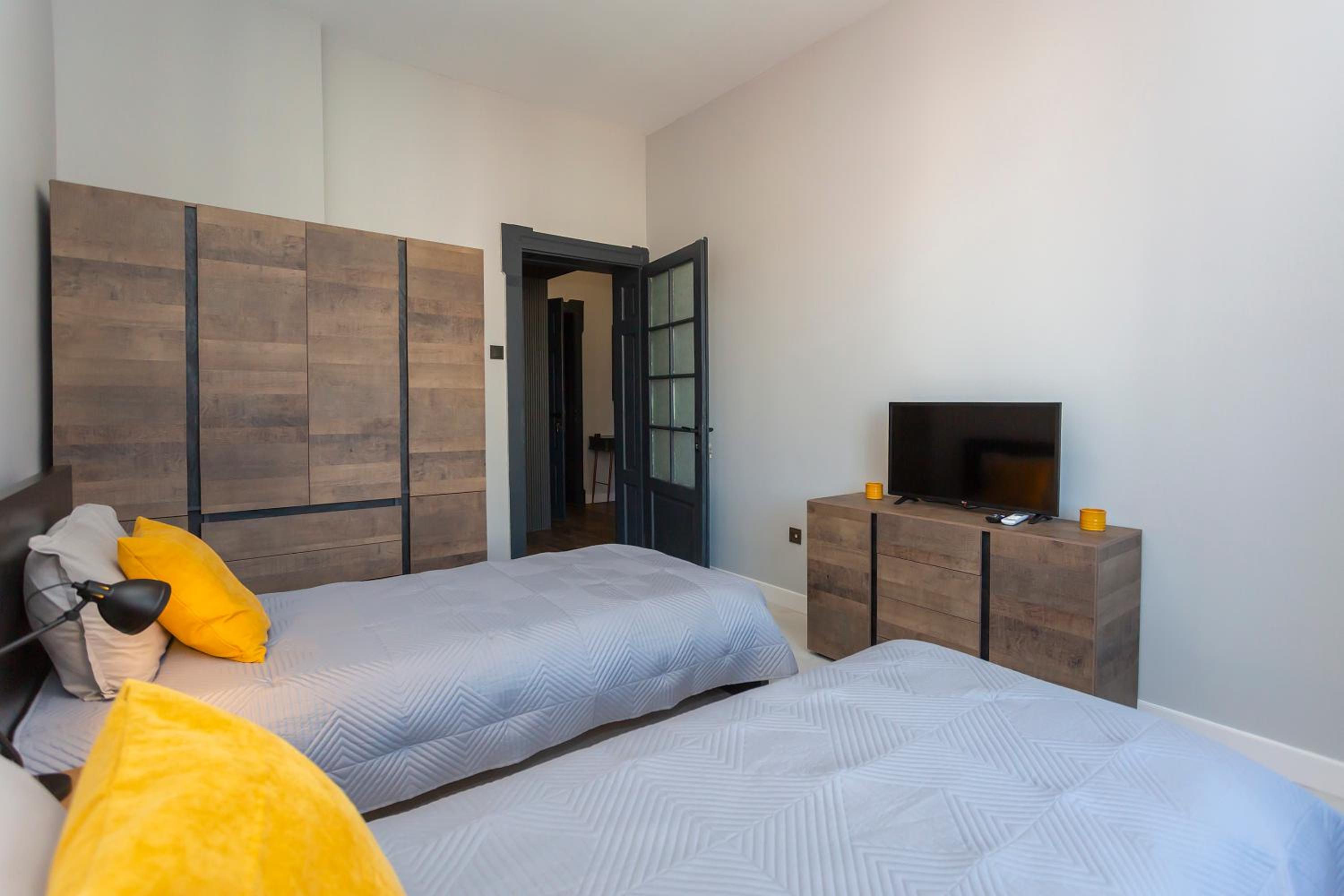 Urban Elegance Apartment