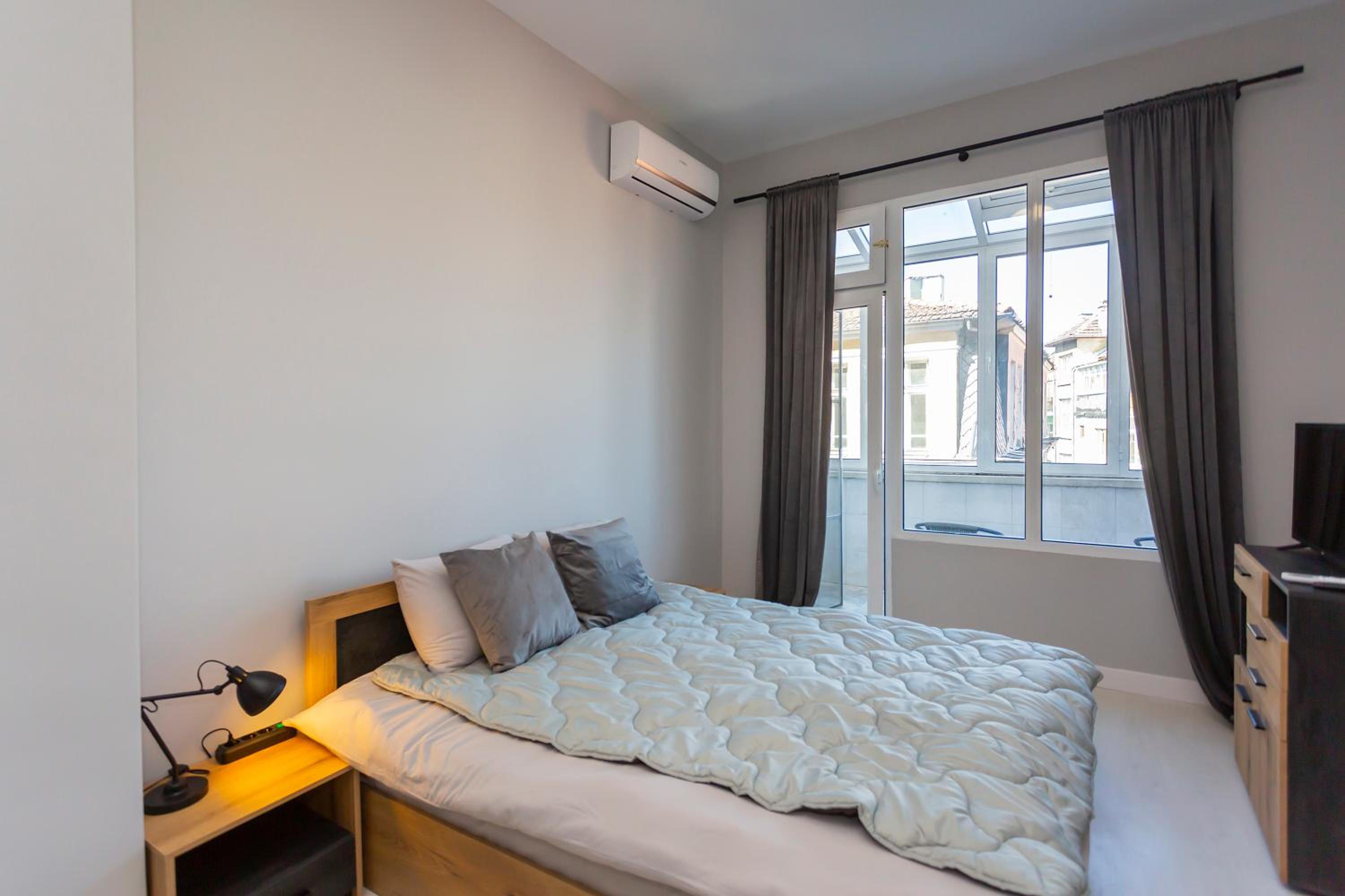 Urban Elegance Apartment