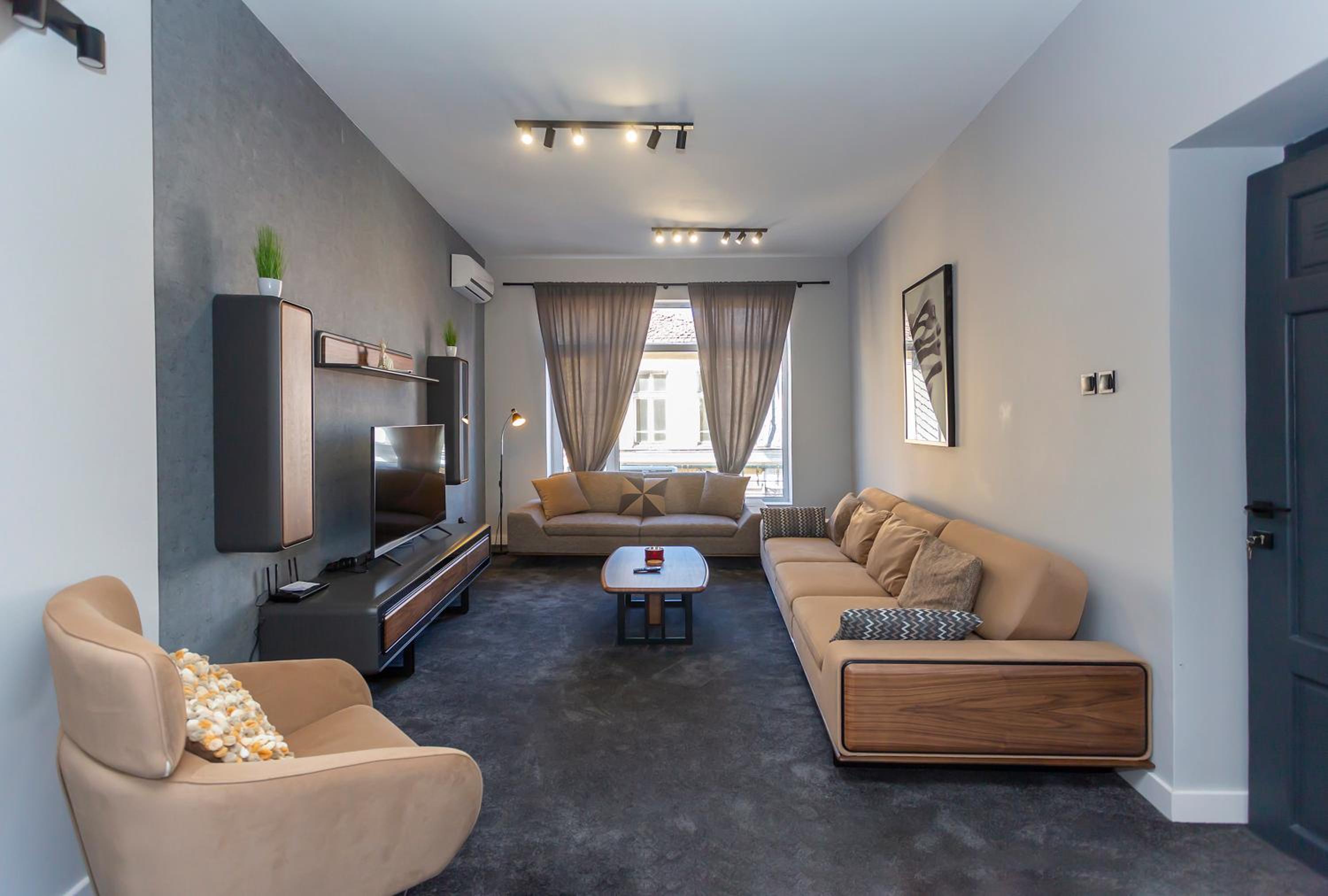Urban Elegance Apartment