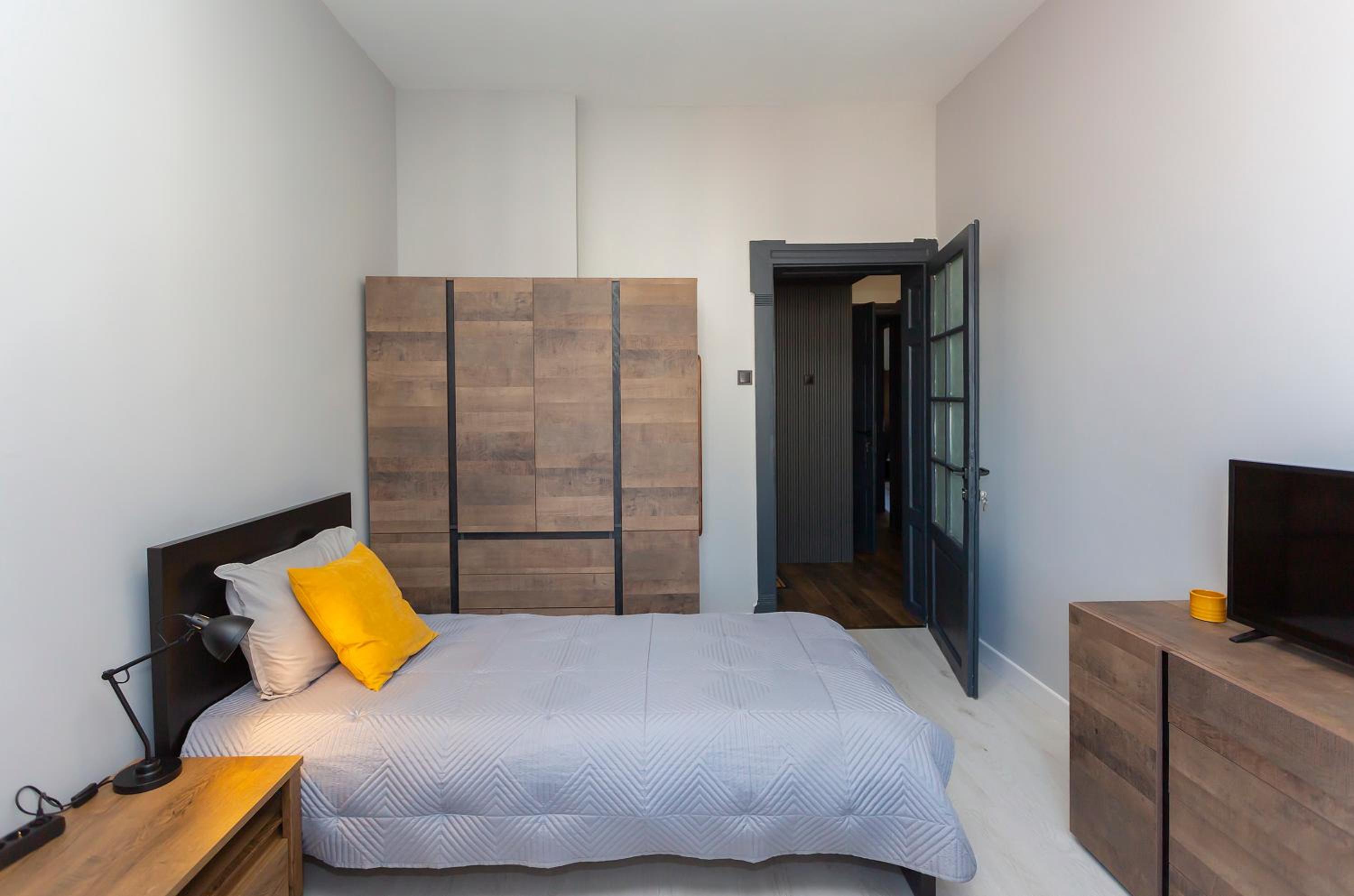 Urban Elegance Apartment
