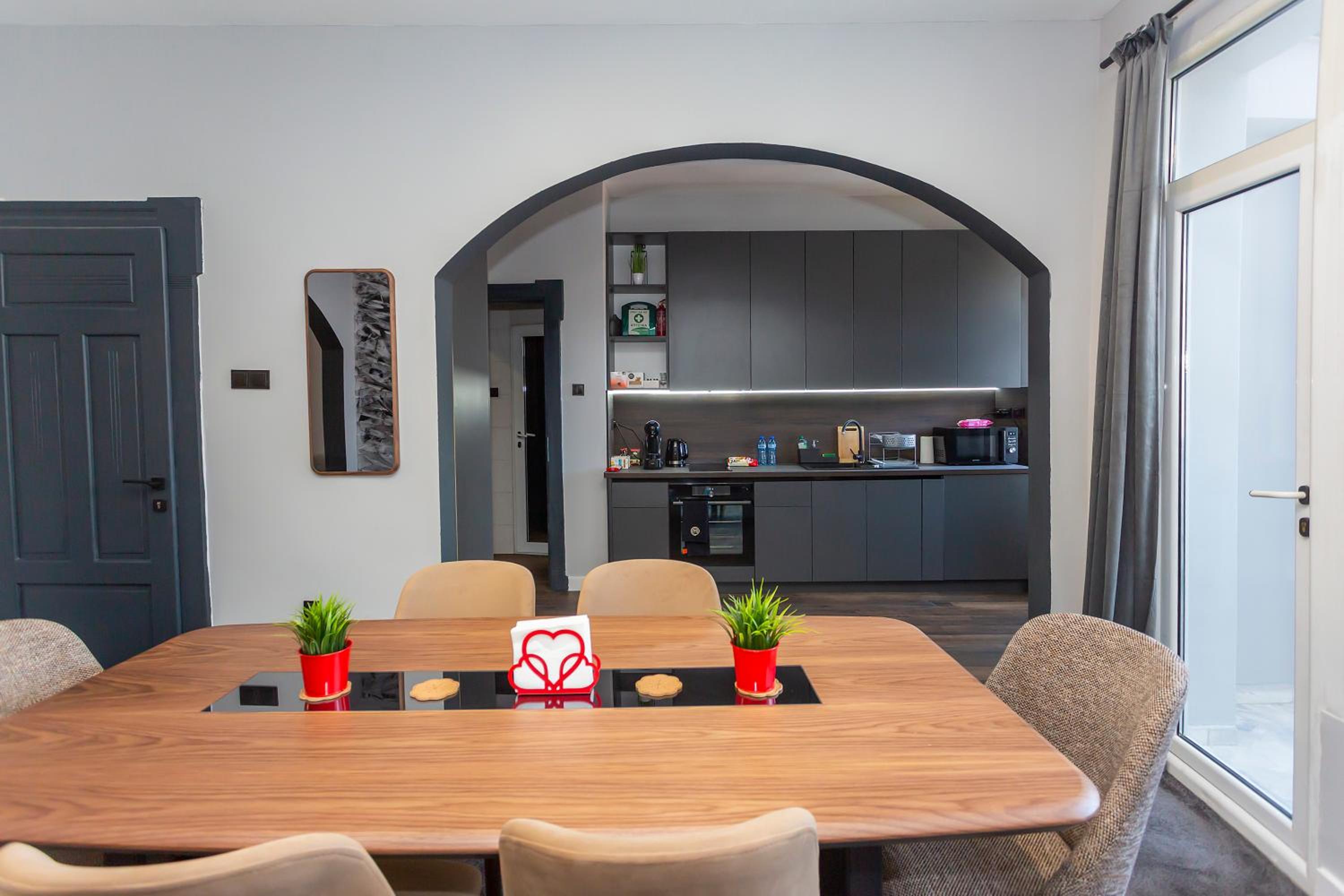 Urban Elegance Apartment