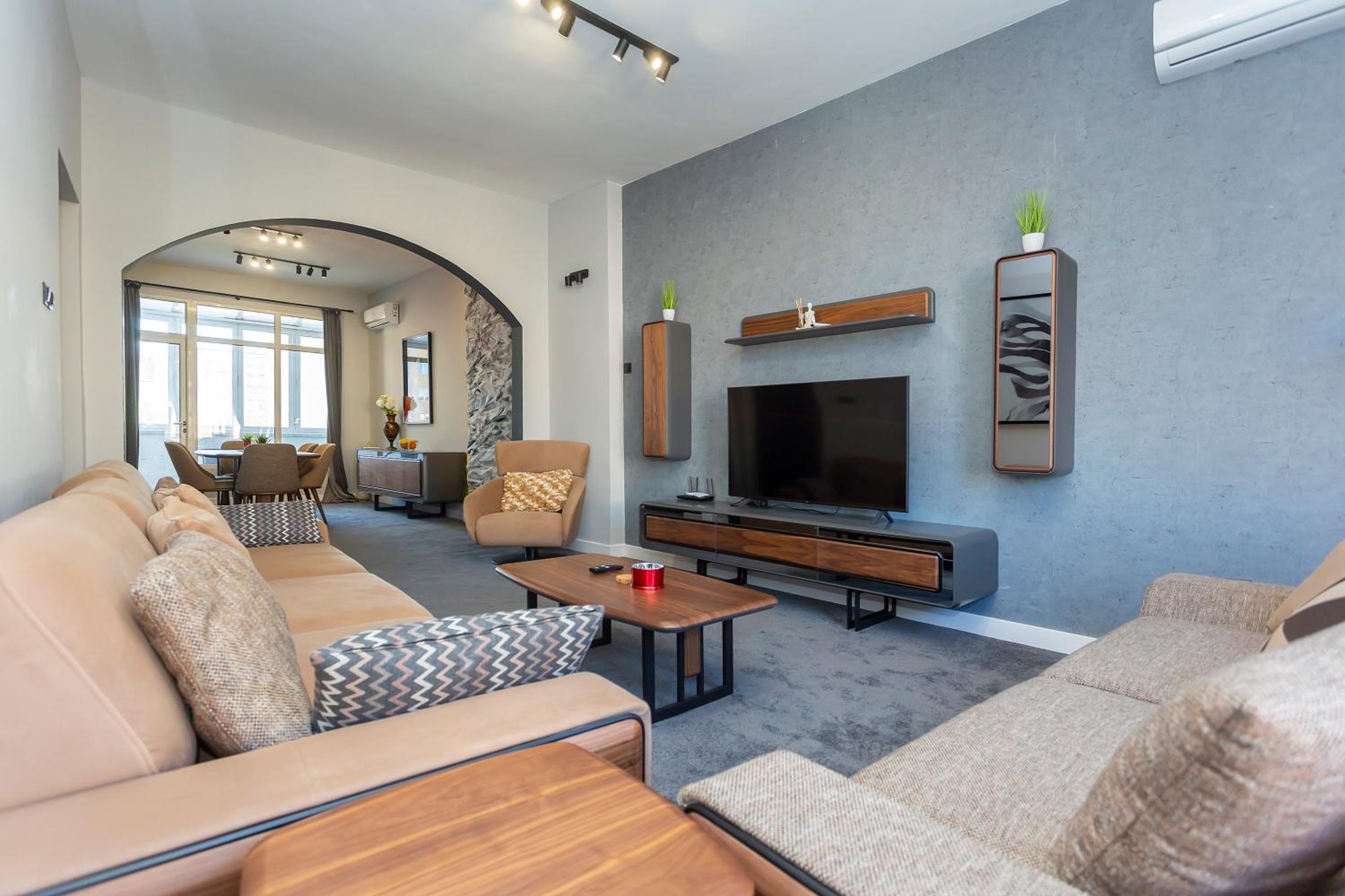 Urban Elegance Apartment