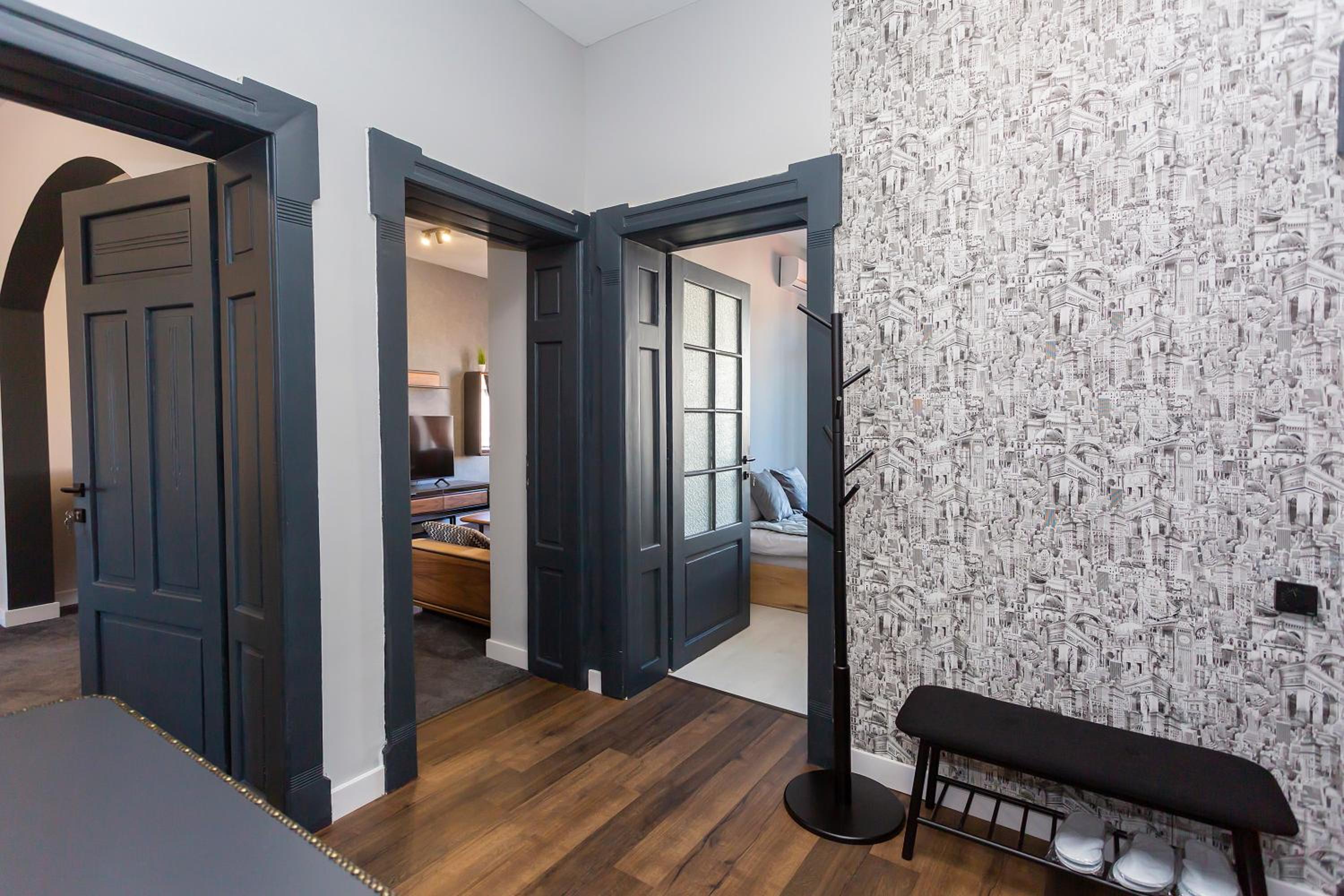Urban Elegance Apartment