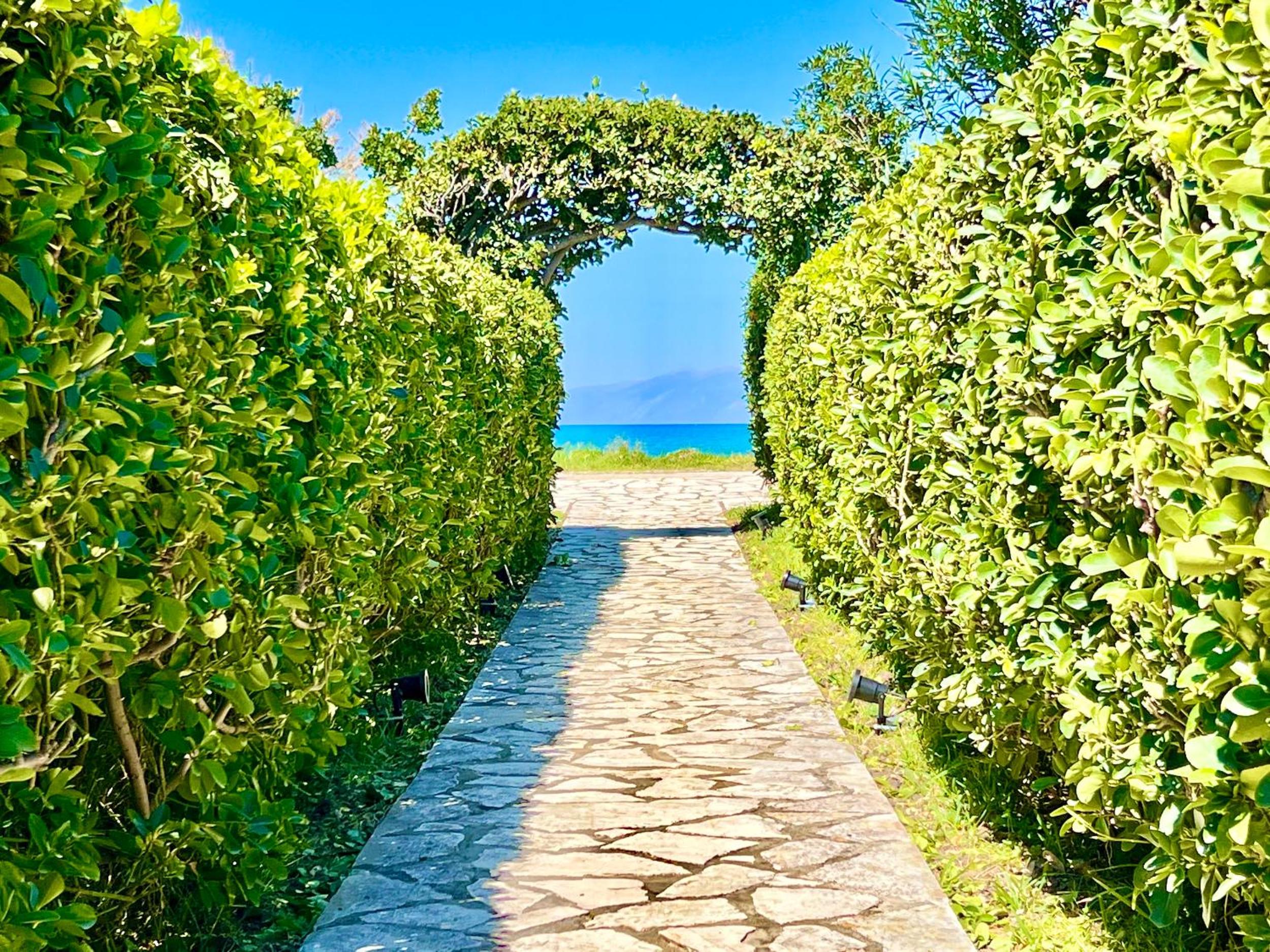 Beachfront Suites GardenMare by DadoVillas