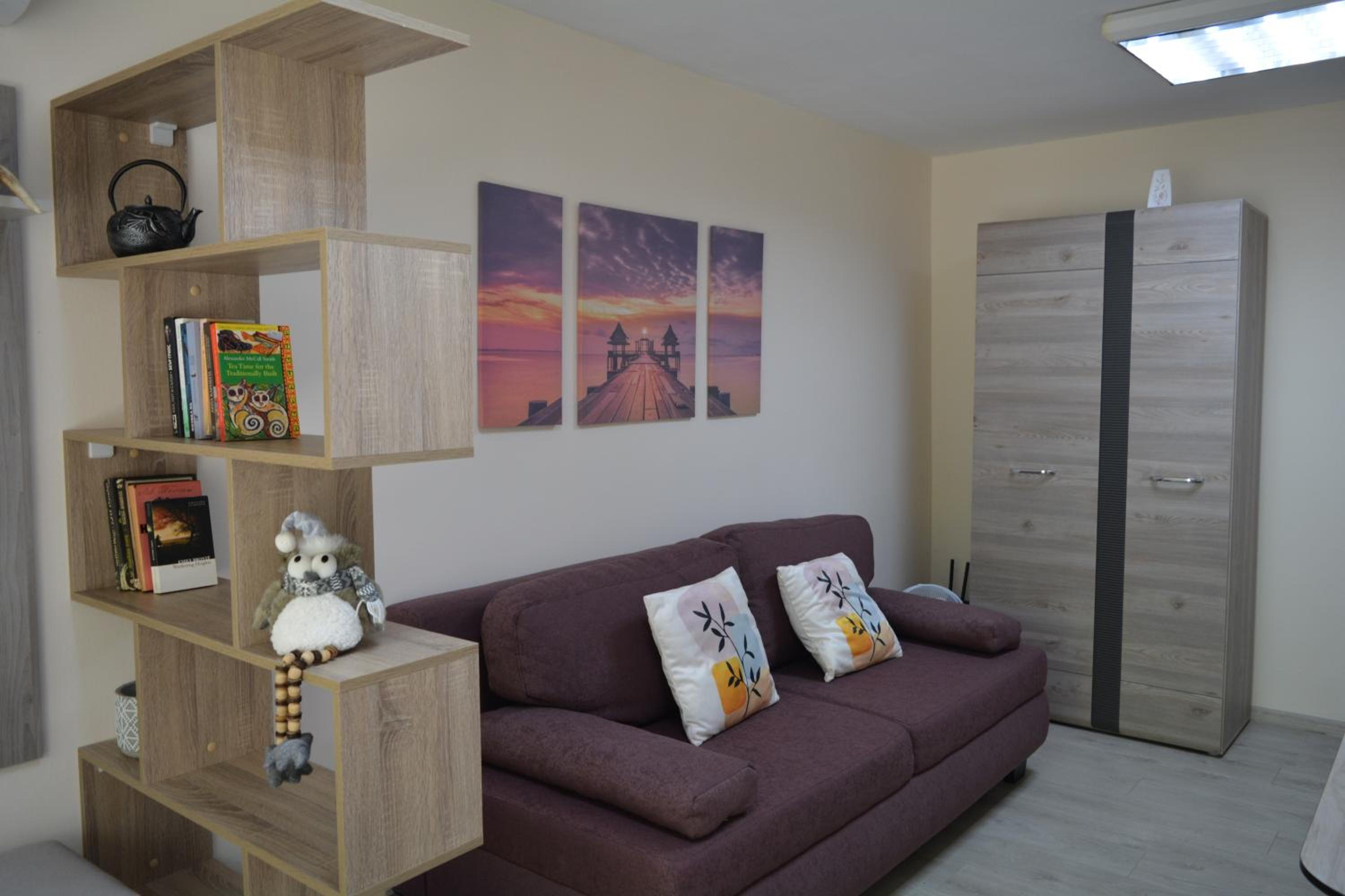 City Center Apartment with a Backyard