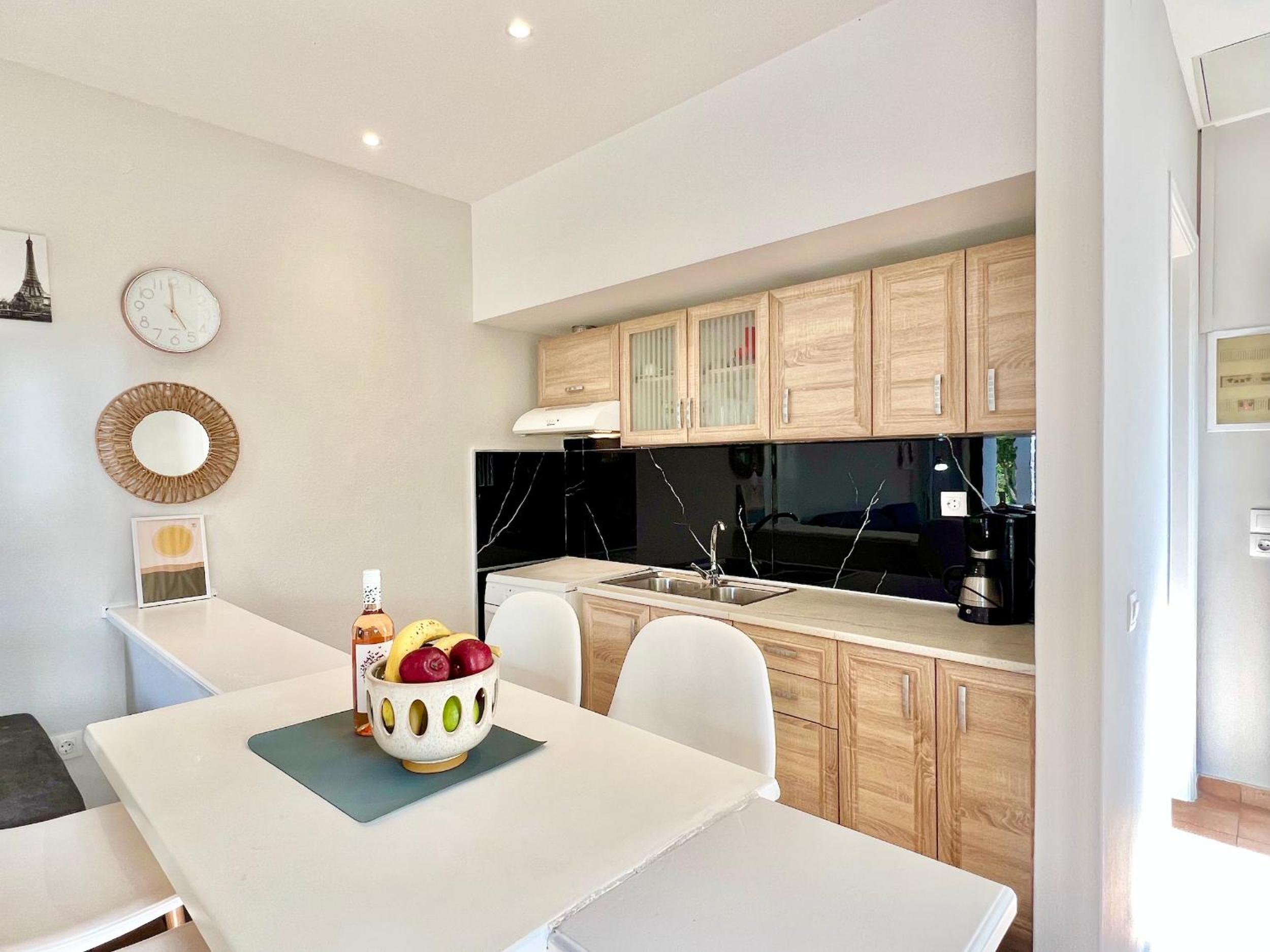 Beachfront Suites GardenMare by DadoVillas