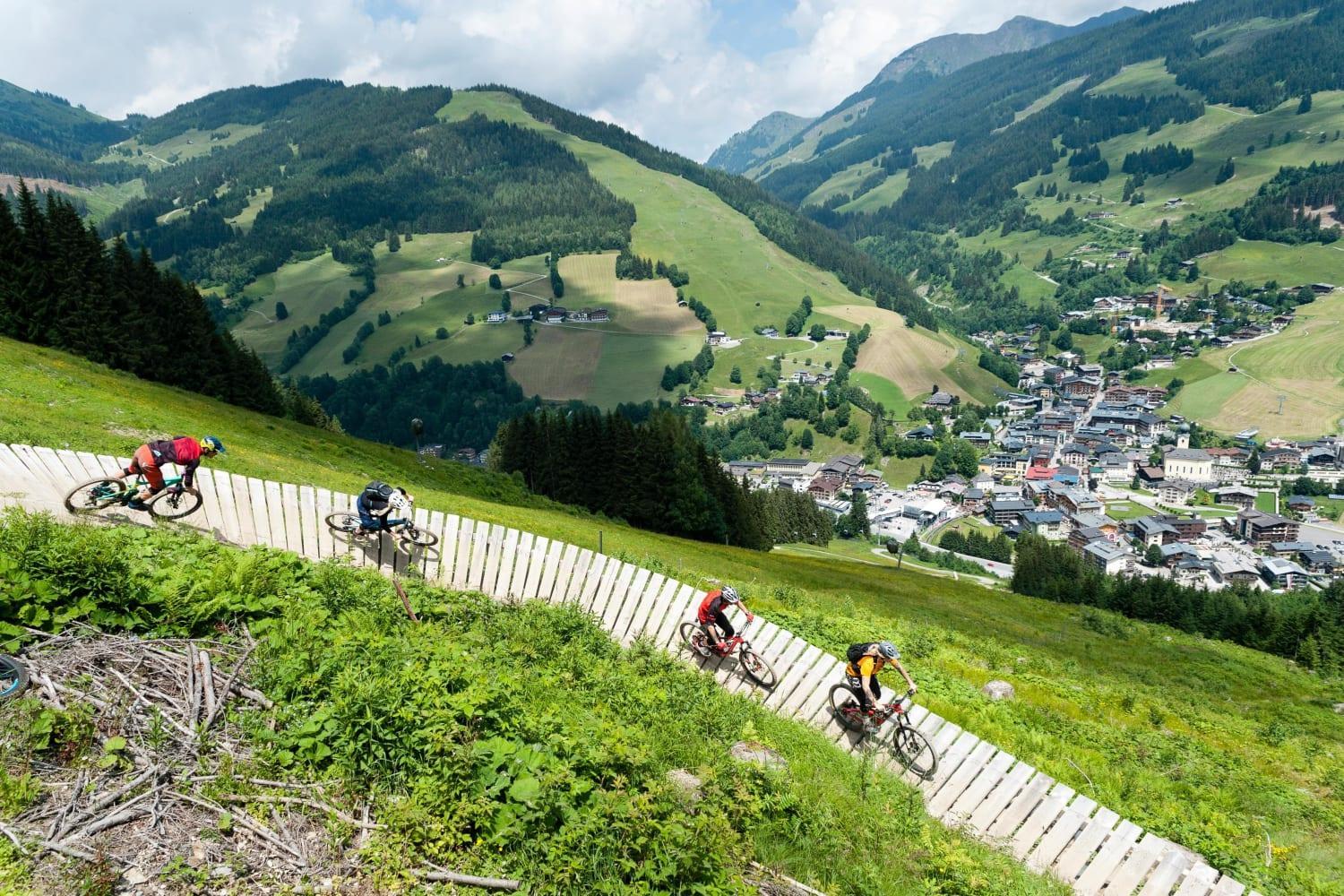 Bear Hutte Saalbach near Billa