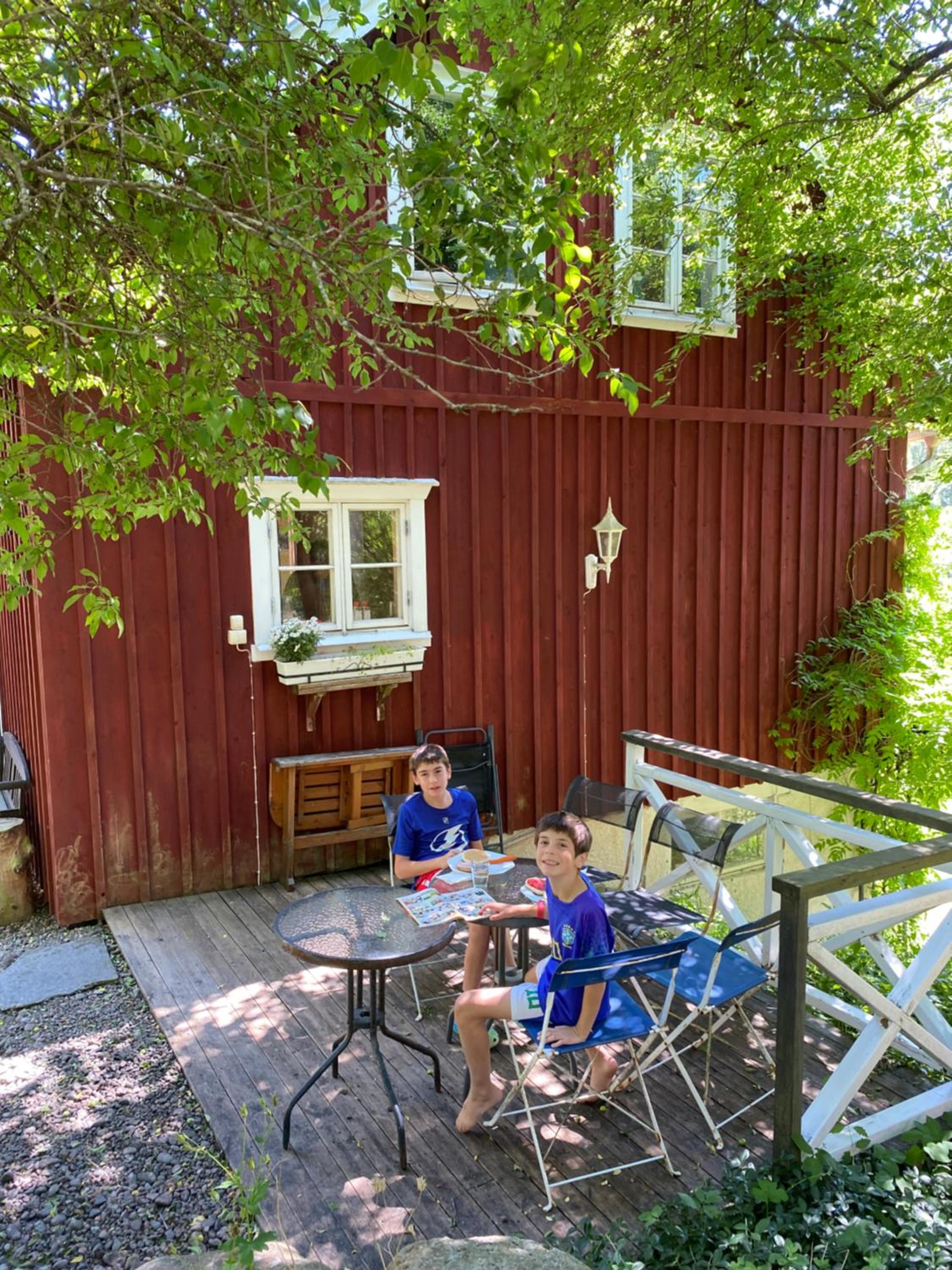 Finas Torpgård B&K view 5