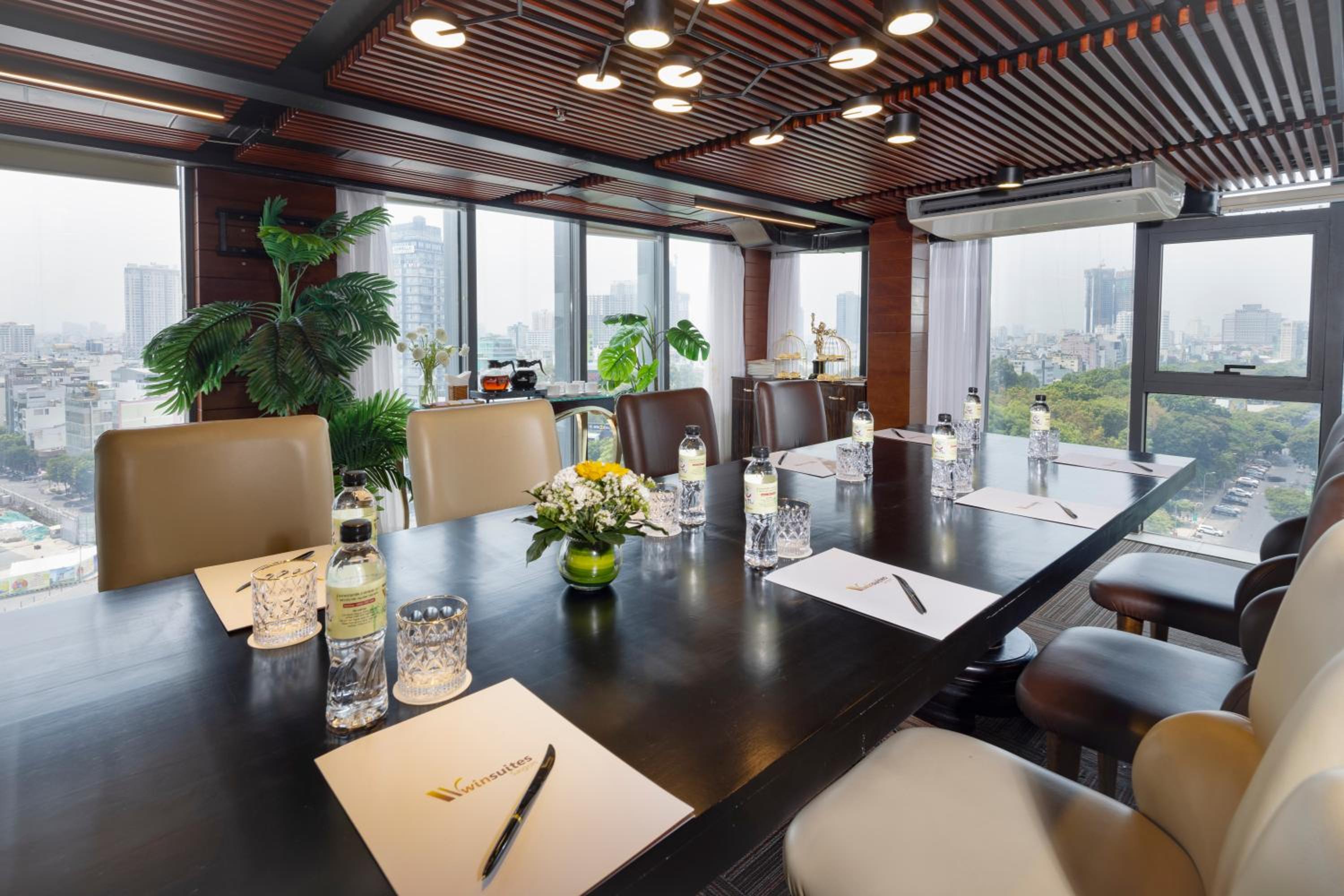 Winsuites Sai Gon Hotel 1