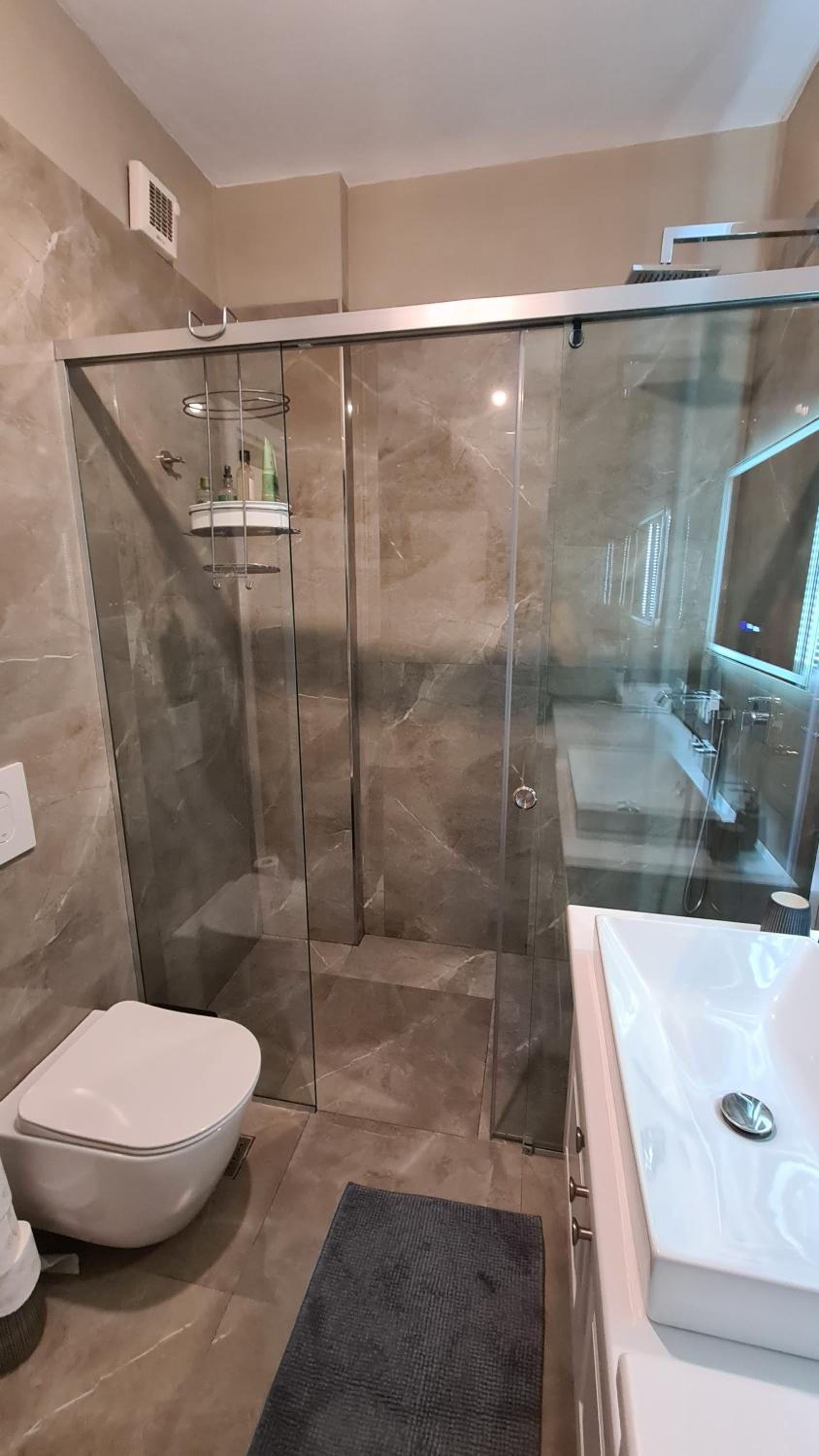 Family-friendly APT at 21 dhjetori w/Self Check-In