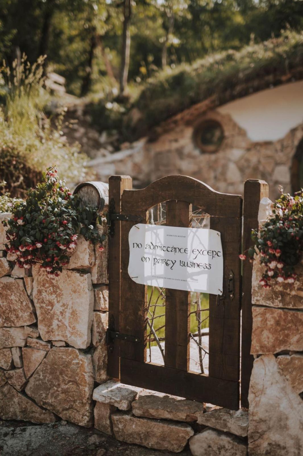 Mobbiton Mostar - Magical Underground Retreat