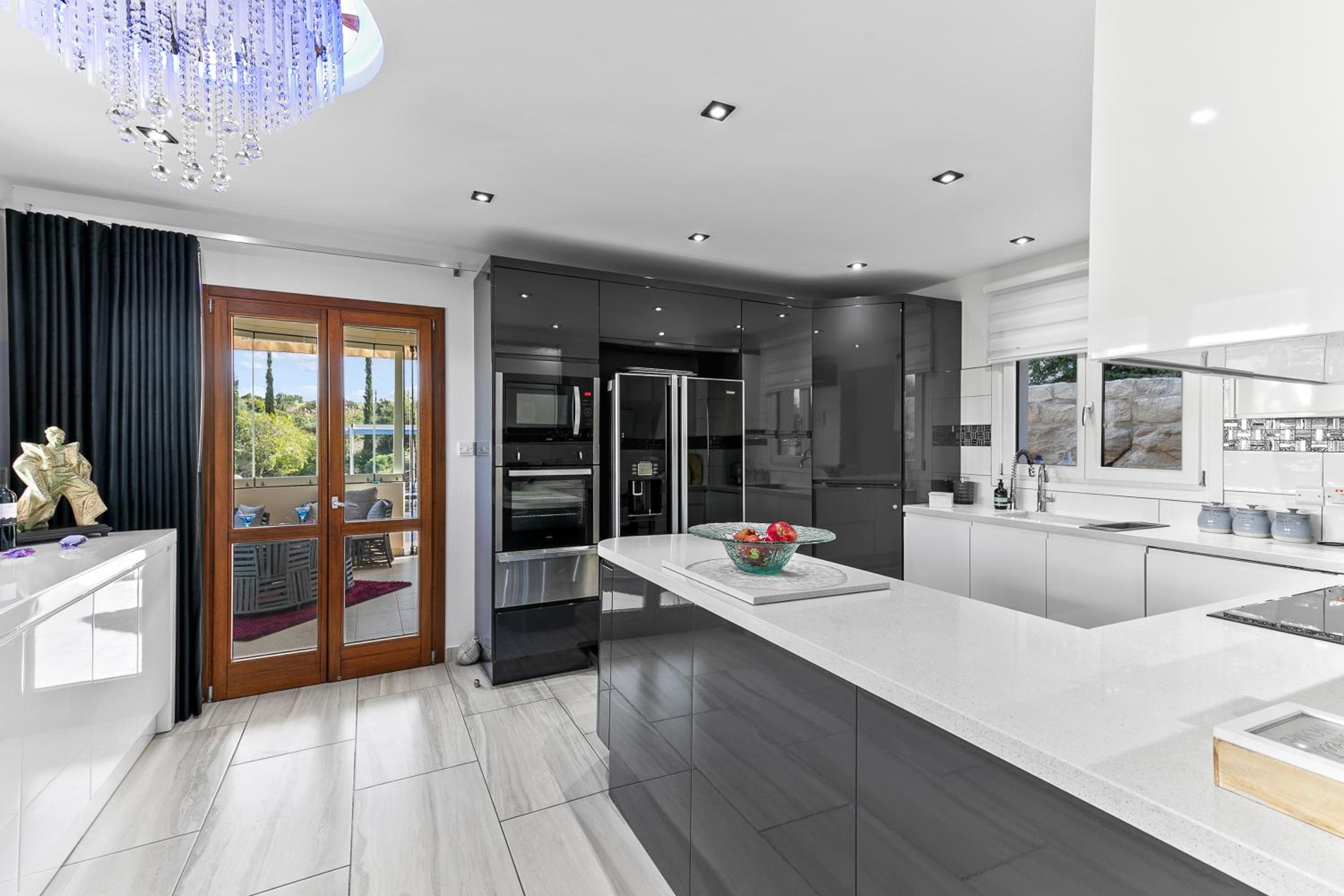 3 bedroom Villa Eleyjo with stunning private pool, Aphrodite Hills Resort