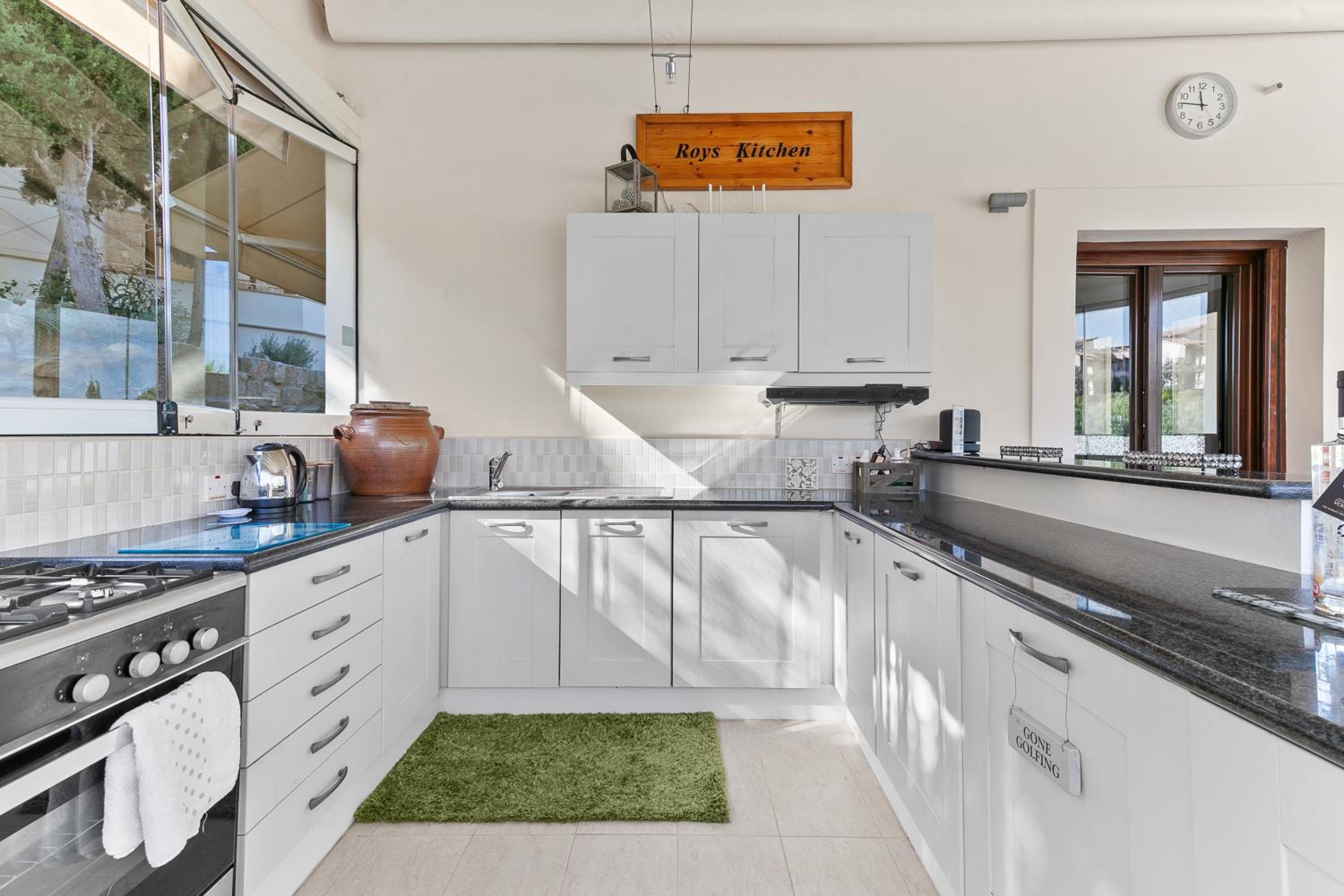 3 bedroom Villa Eleyjo with stunning private pool, Aphrodite Hills Resort