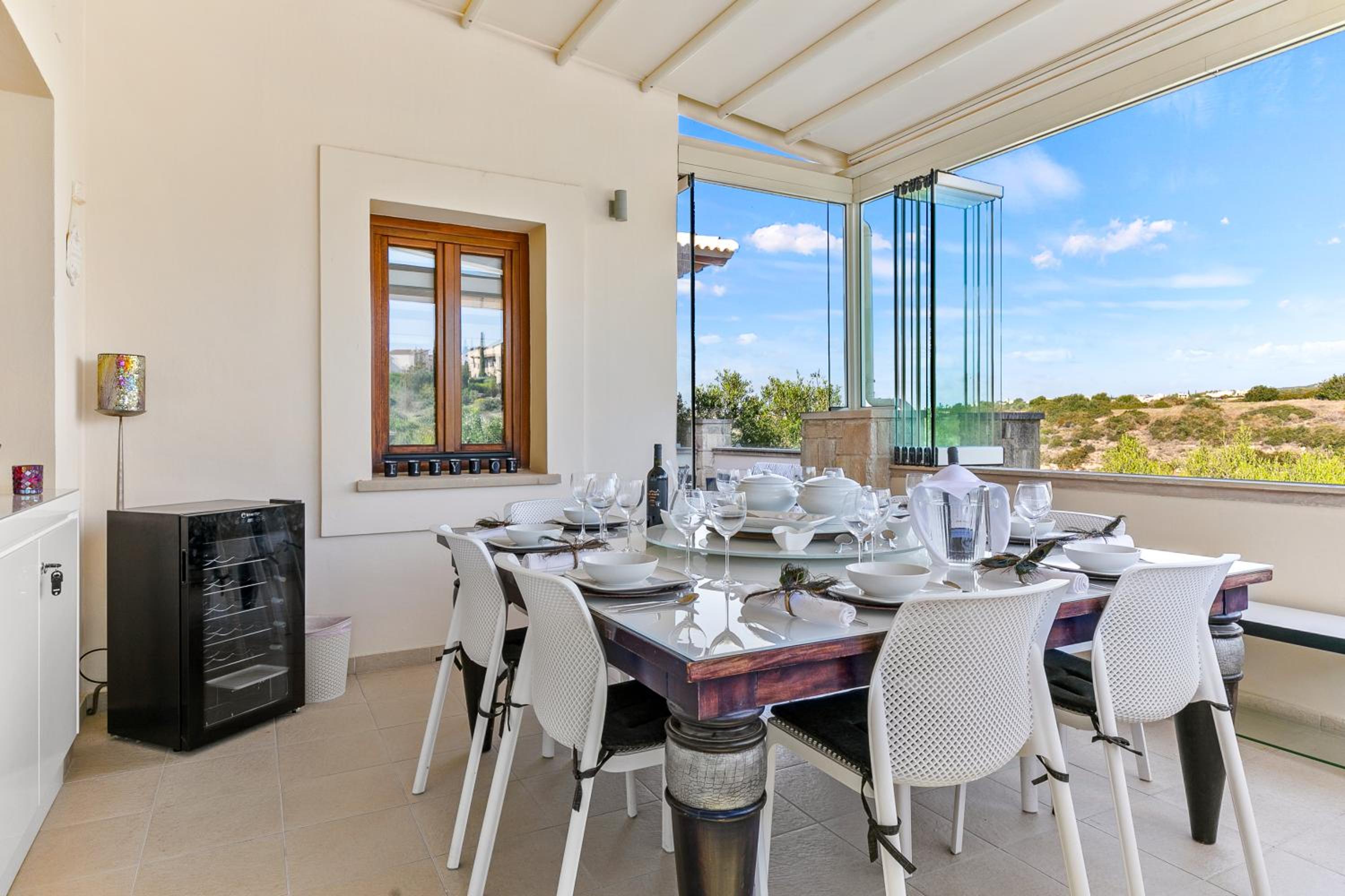 3 bedroom Villa Eleyjo with stunning private pool, Aphrodite Hills Resort