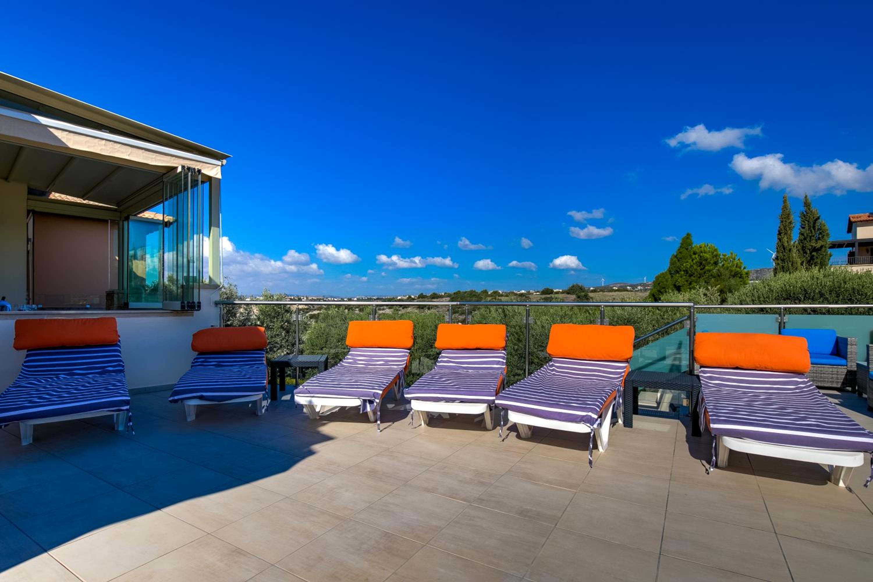3 bedroom Villa Eleyjo with stunning private pool, Aphrodite Hills Resort