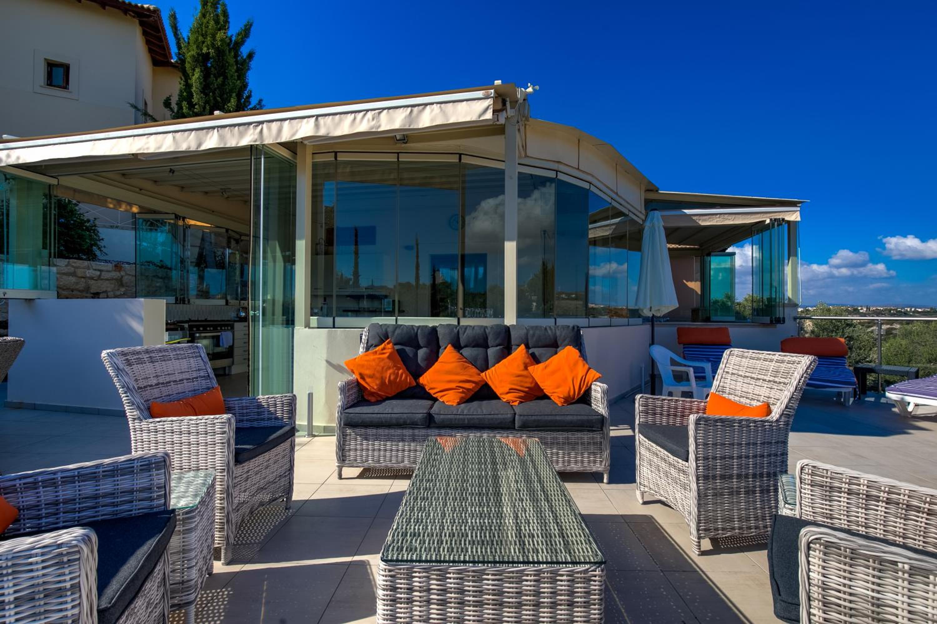 3 bedroom Villa Eleyjo with stunning private pool, Aphrodite Hills Resort
