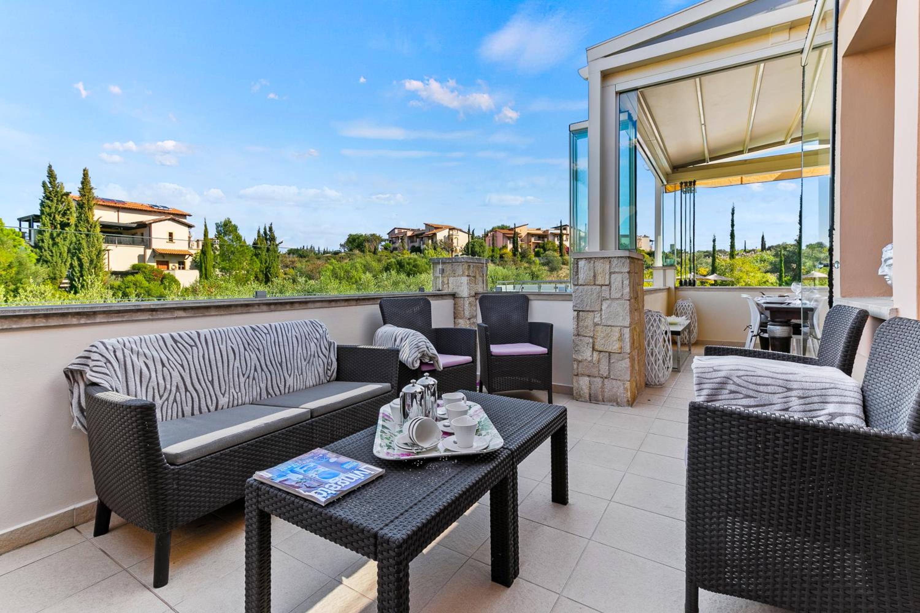 3 bedroom Villa Eleyjo with stunning private pool, Aphrodite Hills Resort