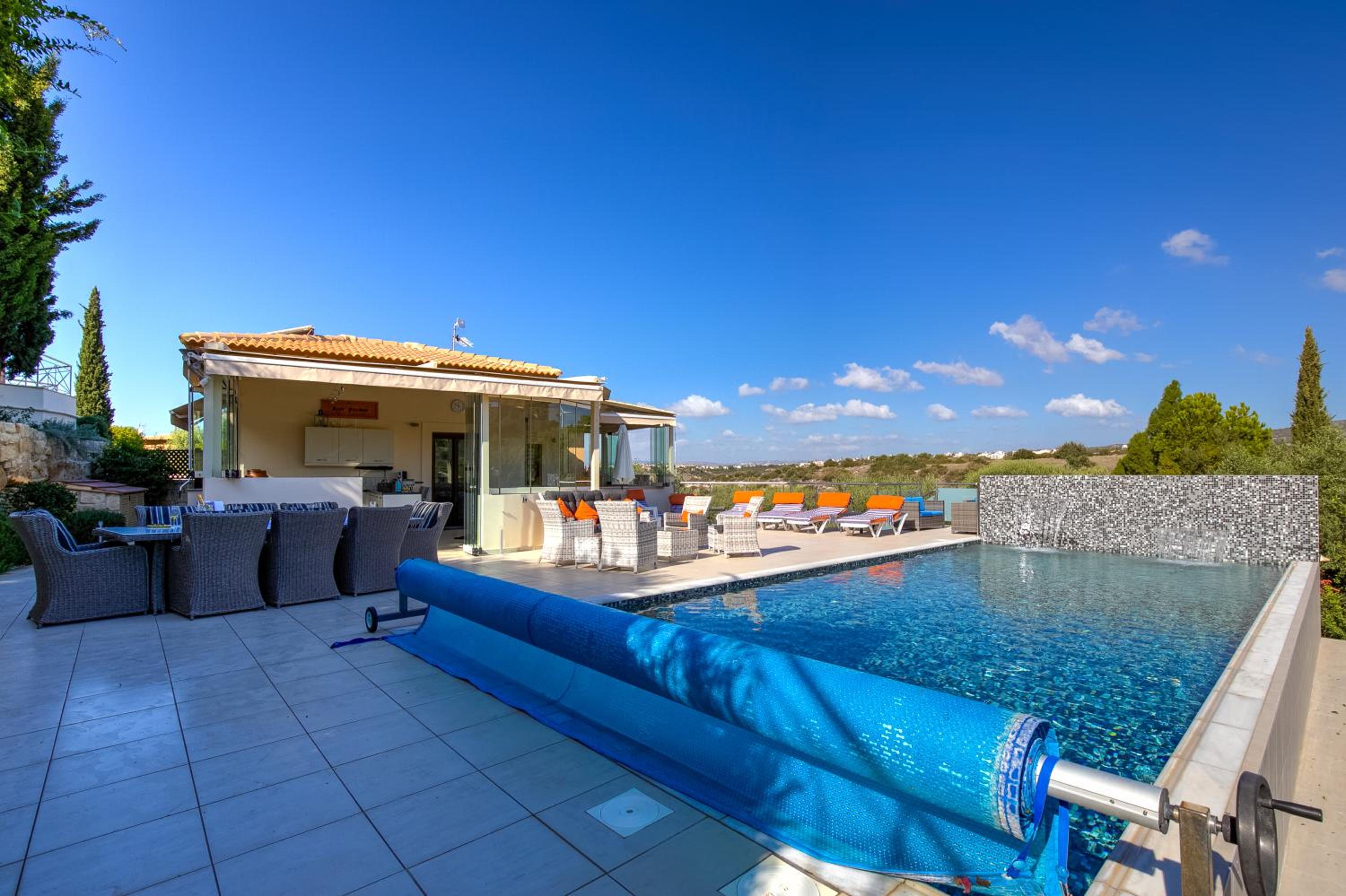 3 bedroom Villa Eleyjo with stunning private pool, Aphrodite Hills Resort