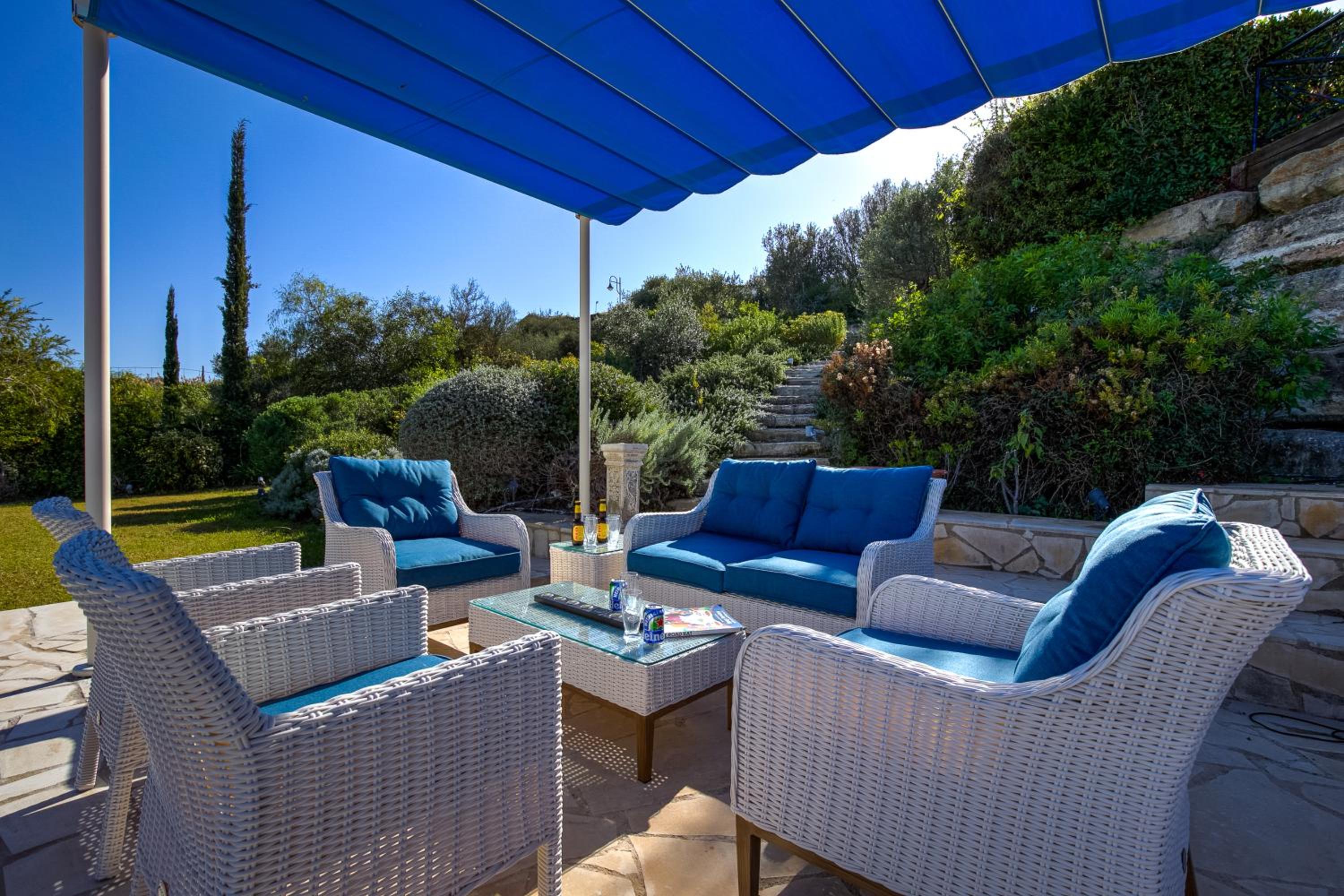 3 bedroom Villa Eleyjo with stunning private pool, Aphrodite Hills Resort
