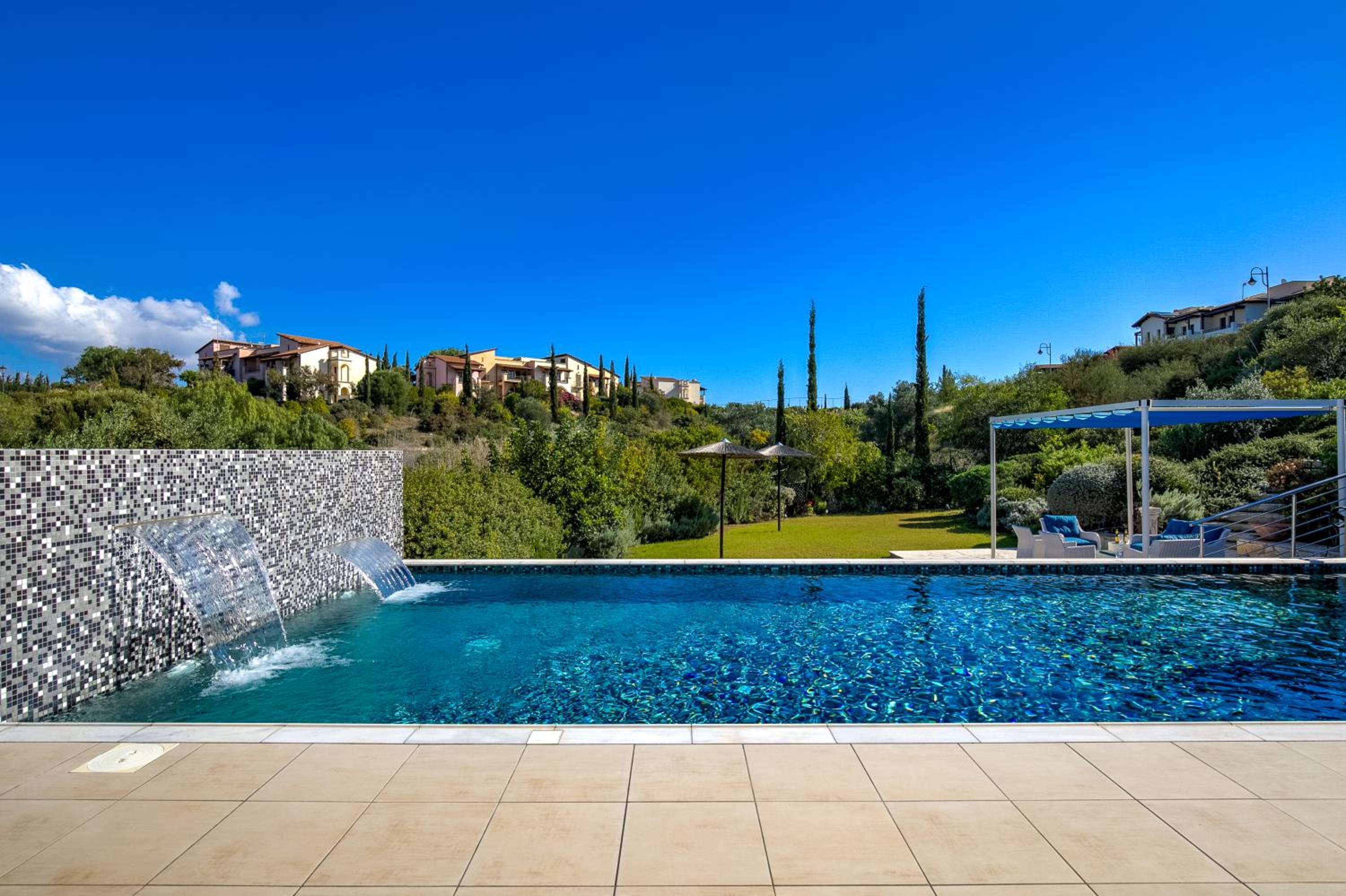 3 bedroom Villa Eleyjo with stunning private pool, Aphrodite Hills Resort