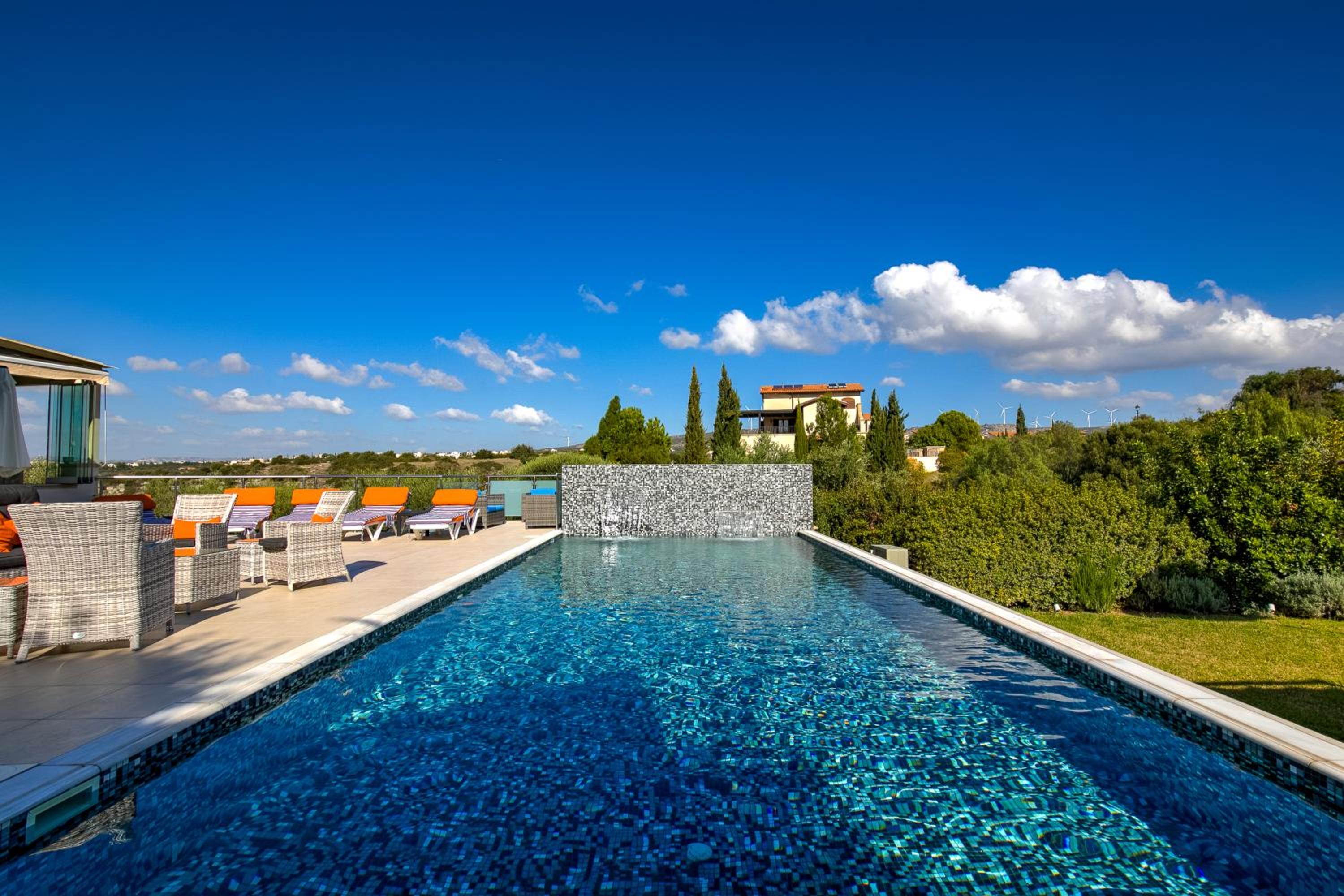 3 bedroom Villa Eleyjo with stunning private pool, Aphrodite Hills Resort