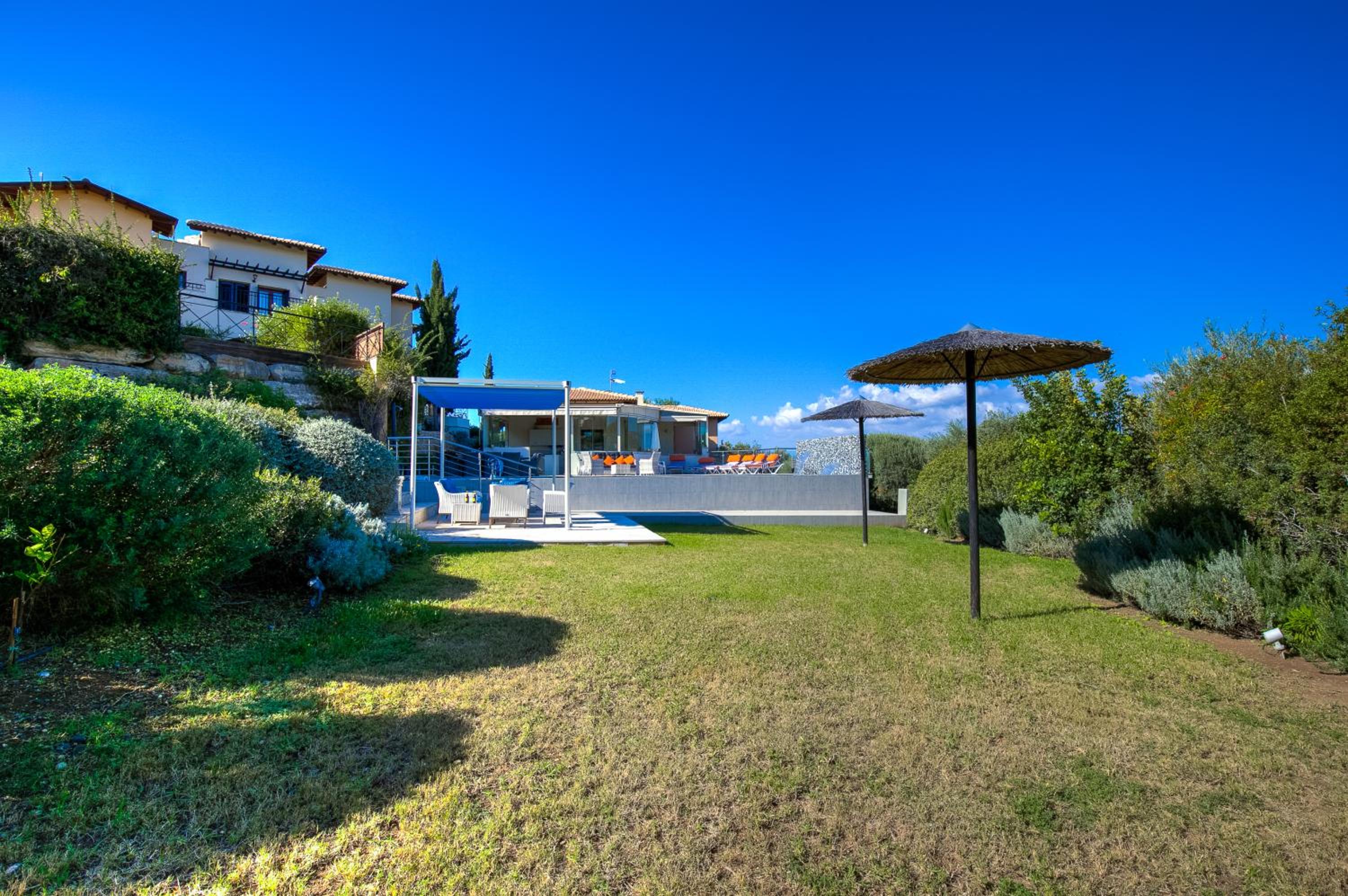 3 bedroom Villa Eleyjo with stunning private pool, Aphrodite Hills Resort