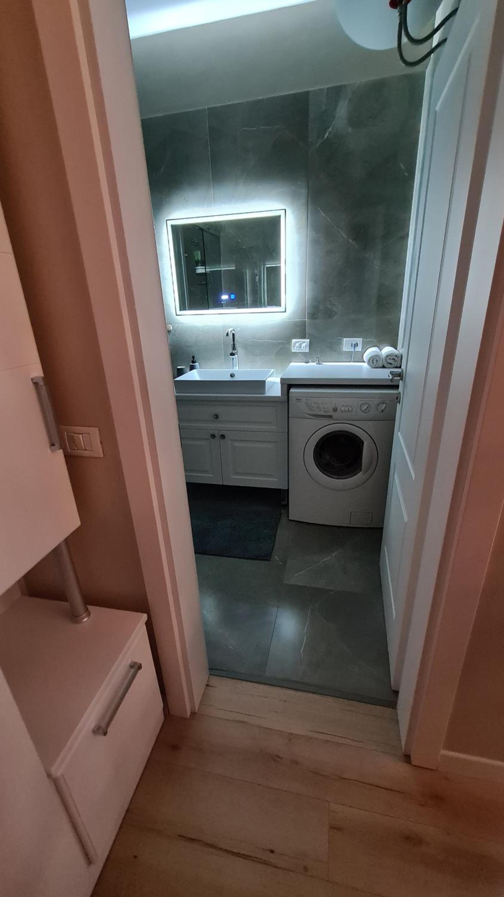 Family-friendly APT at 21 dhjetori w/Self Check-In