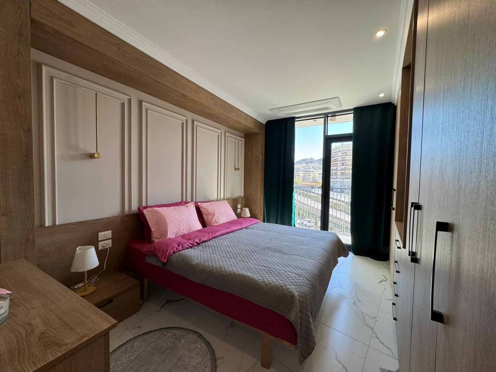 Lake View Apartament