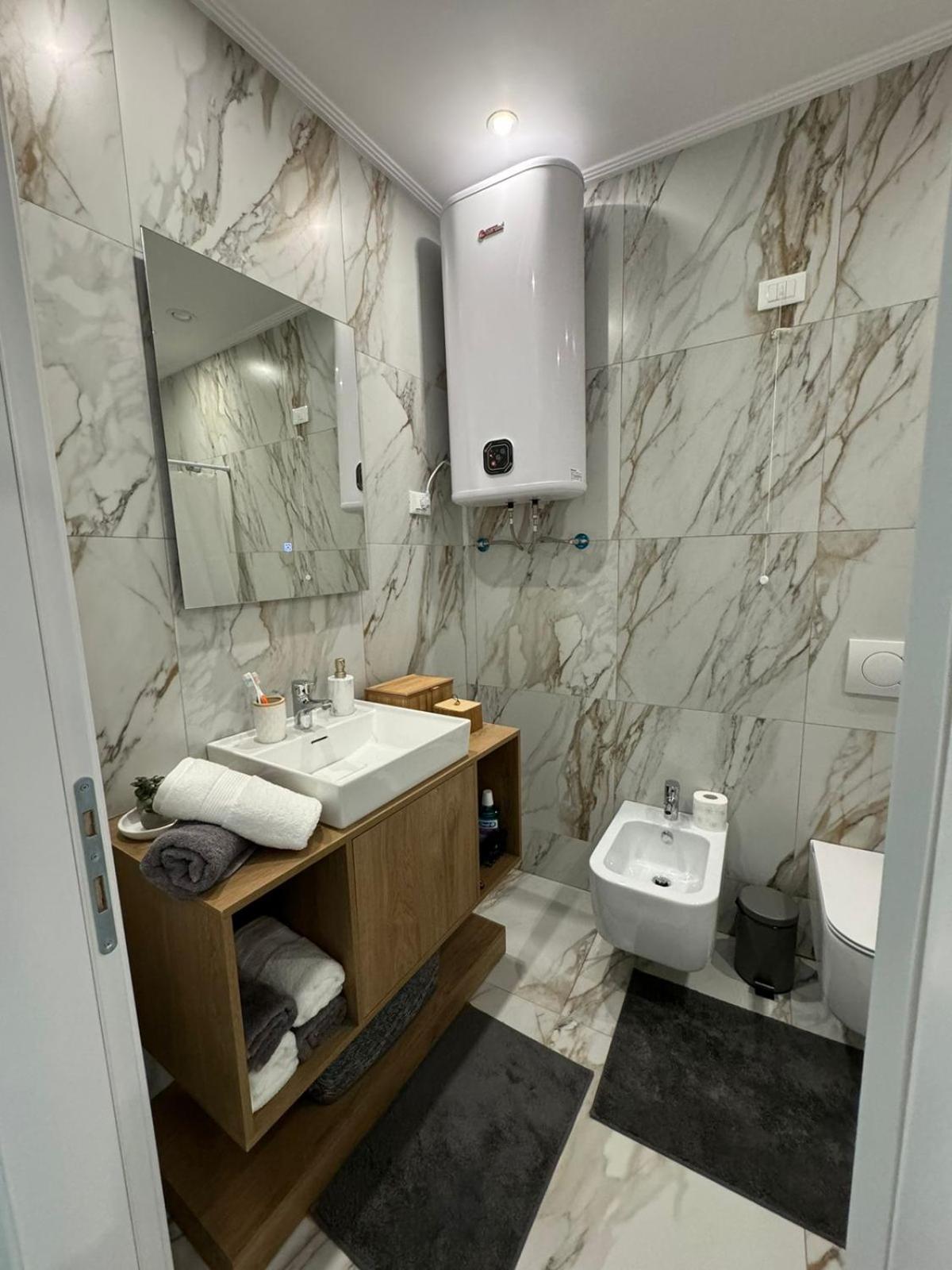 Lake View Apartament