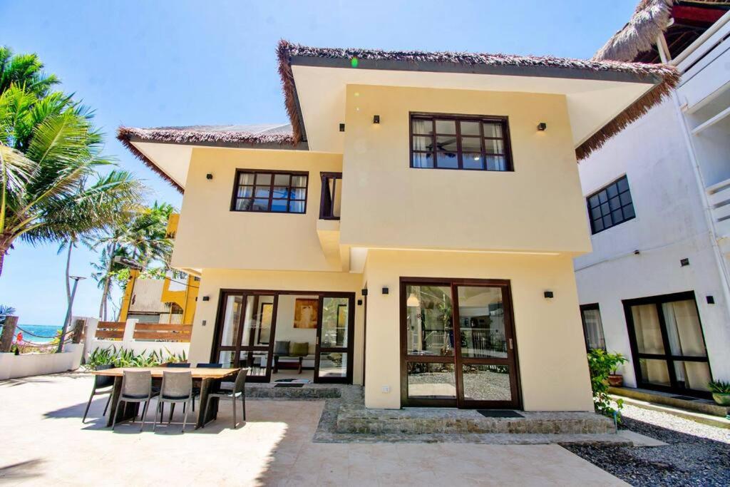 Hey Jude Bulabog Beachfront Residence view 2