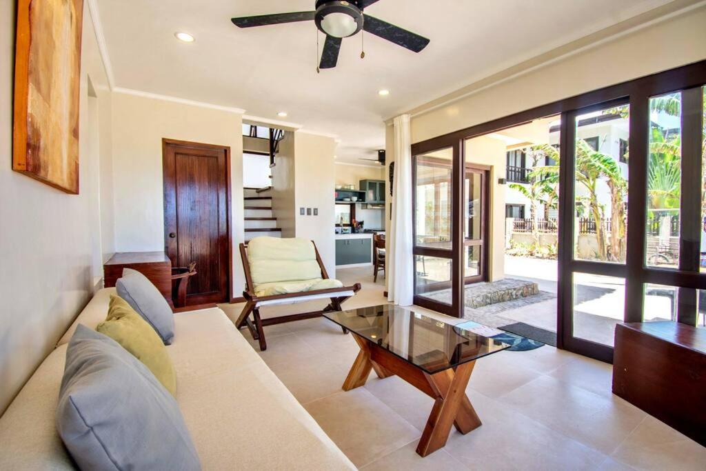 Hey Jude Bulabog Beachfront Residence view 4