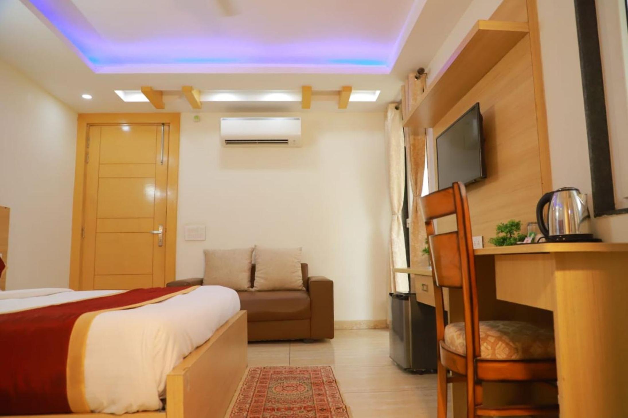 CoRoom Premium Business Hotel