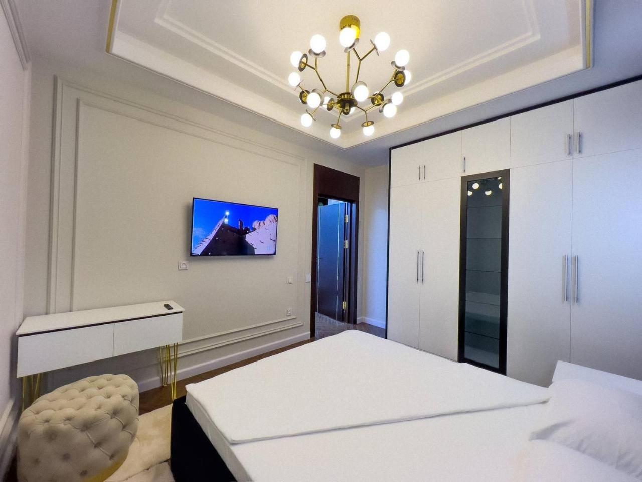 Modern Lux 2 view 2
