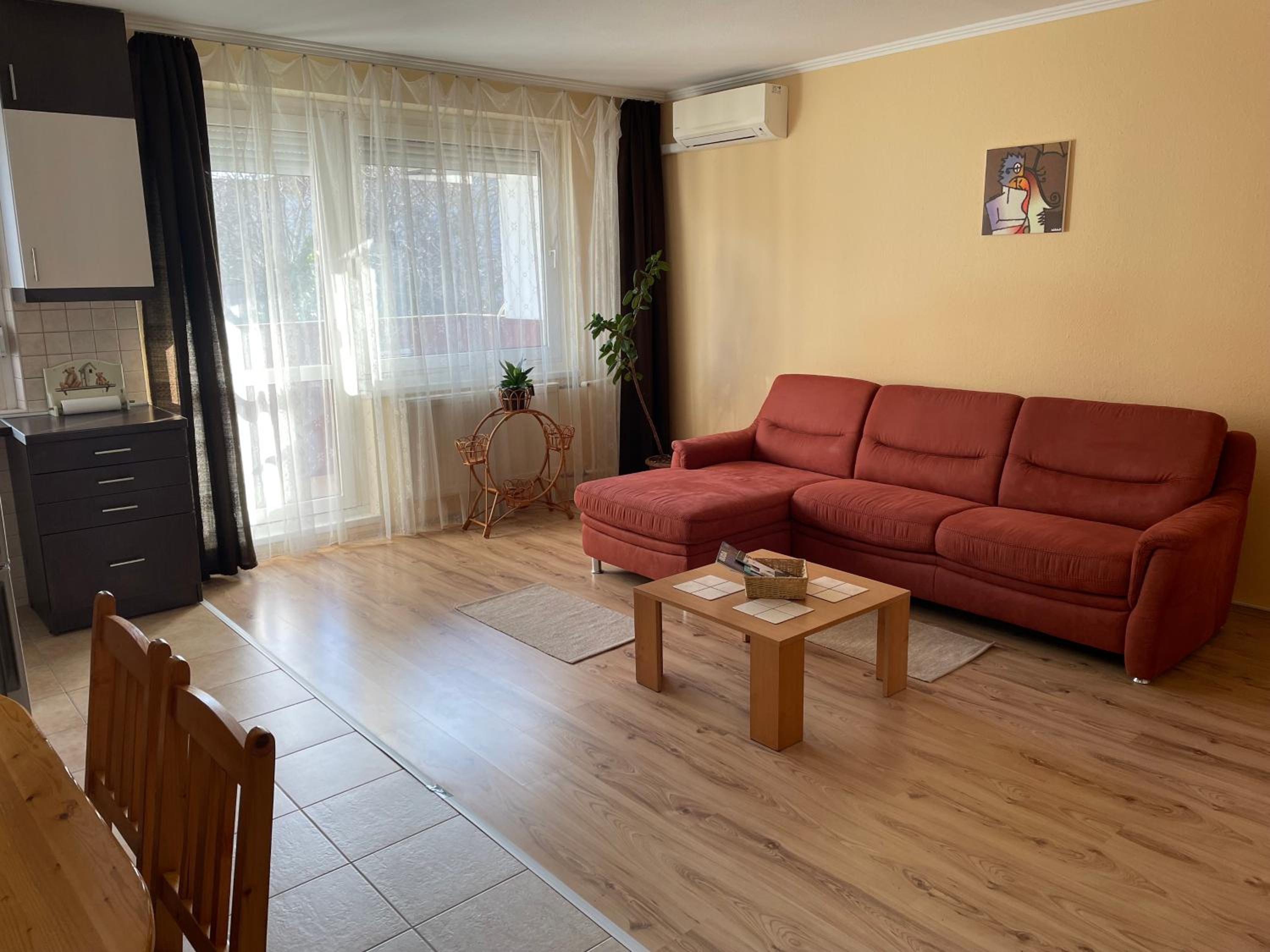 Calm island near the Danube Apartment - free parking view 2