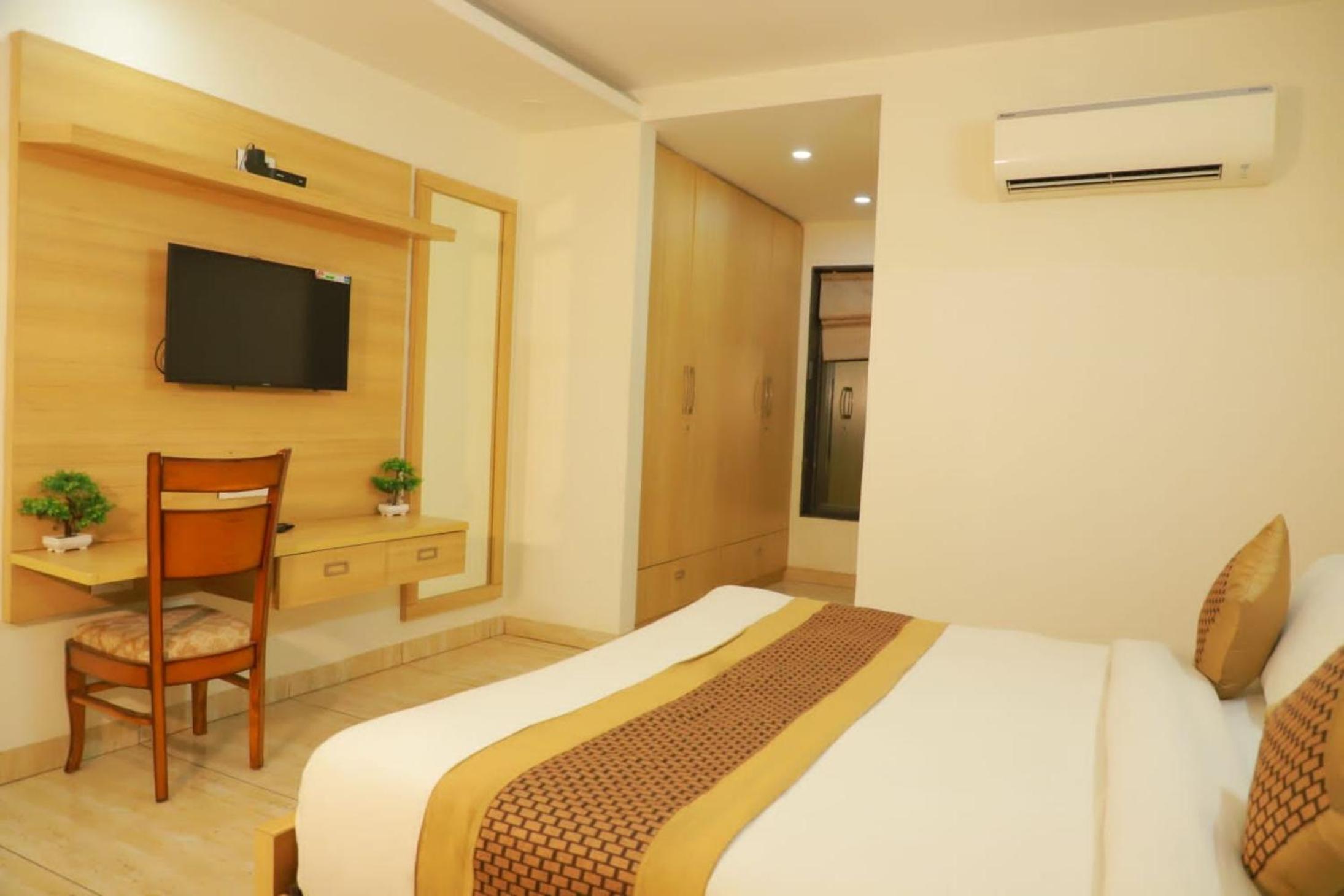 CoRoom Premium Business Hotel