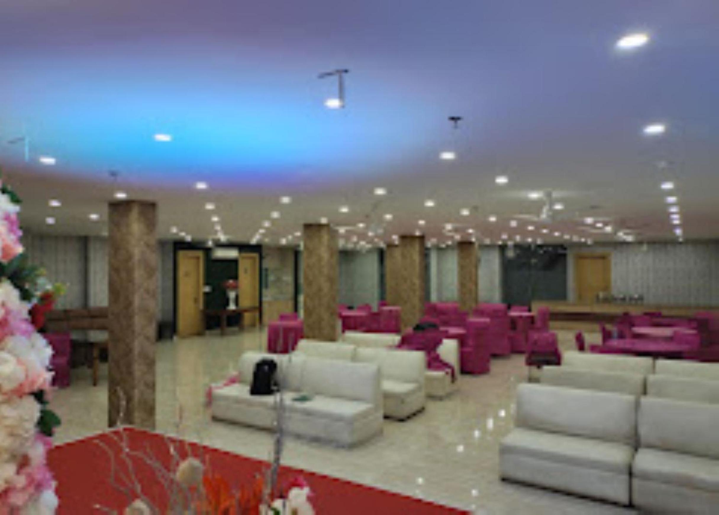 CoRoom Premium Business Hotel