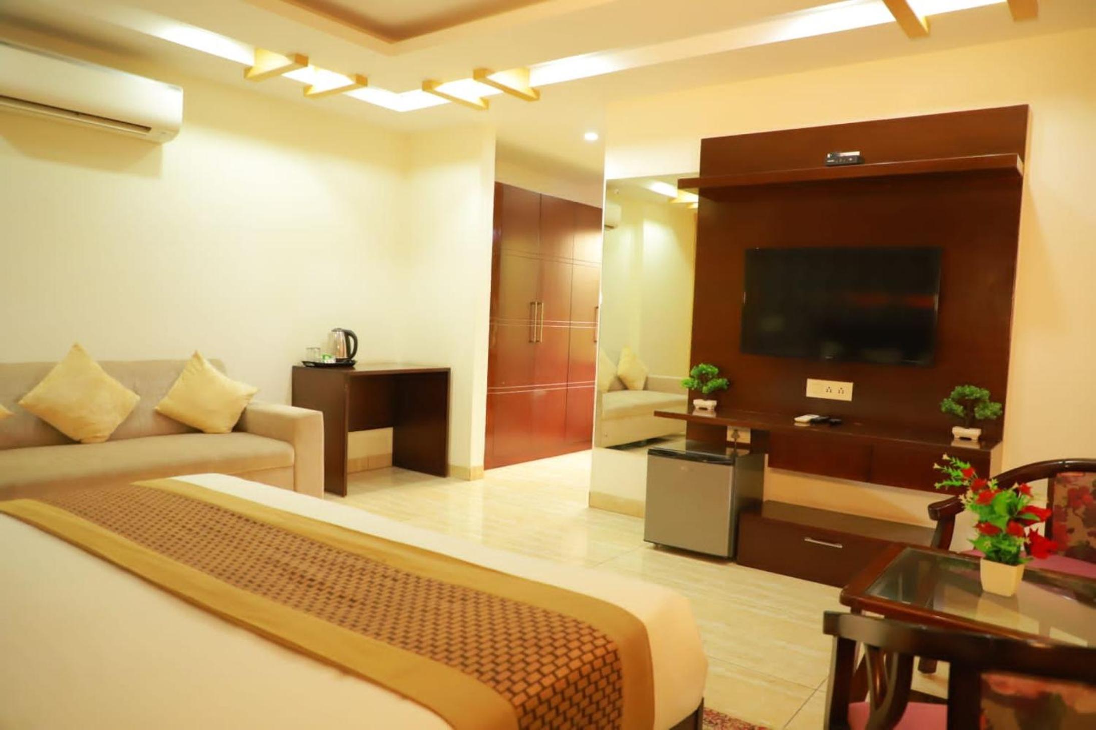 CoRoom Premium Business Hotel