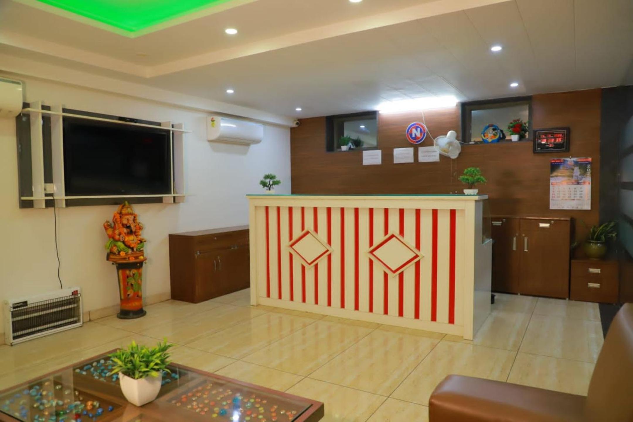 CoRoom Premium Business Hotel