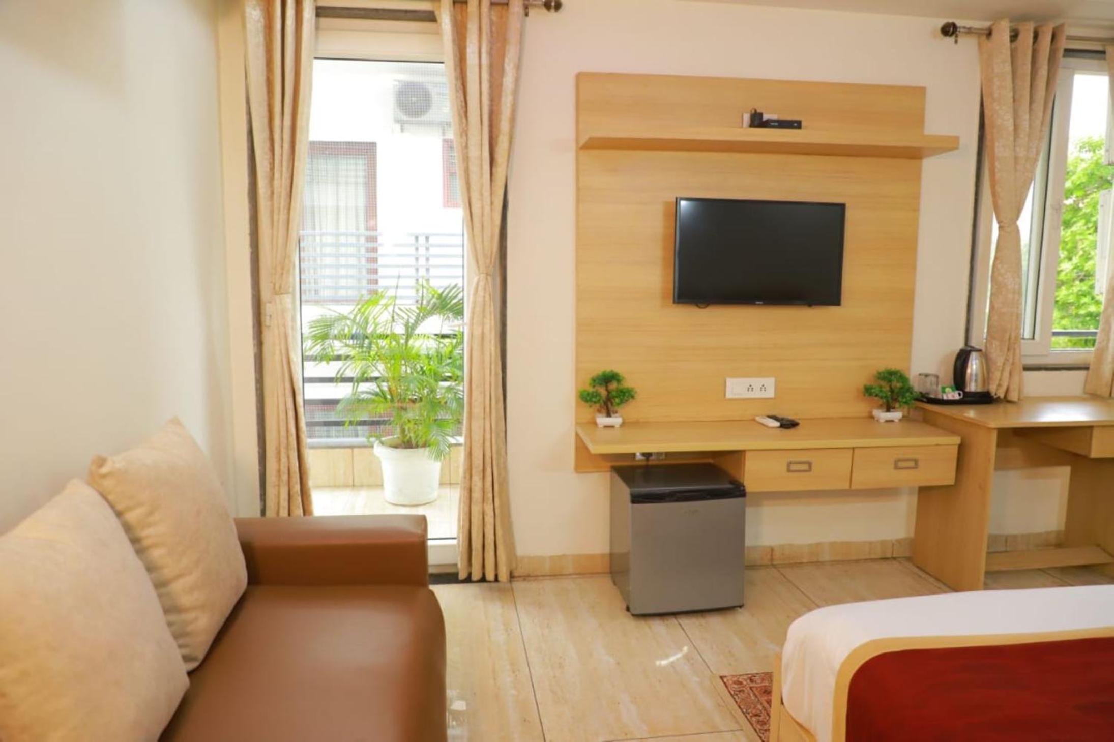 CoRoom Premium Business Hotel