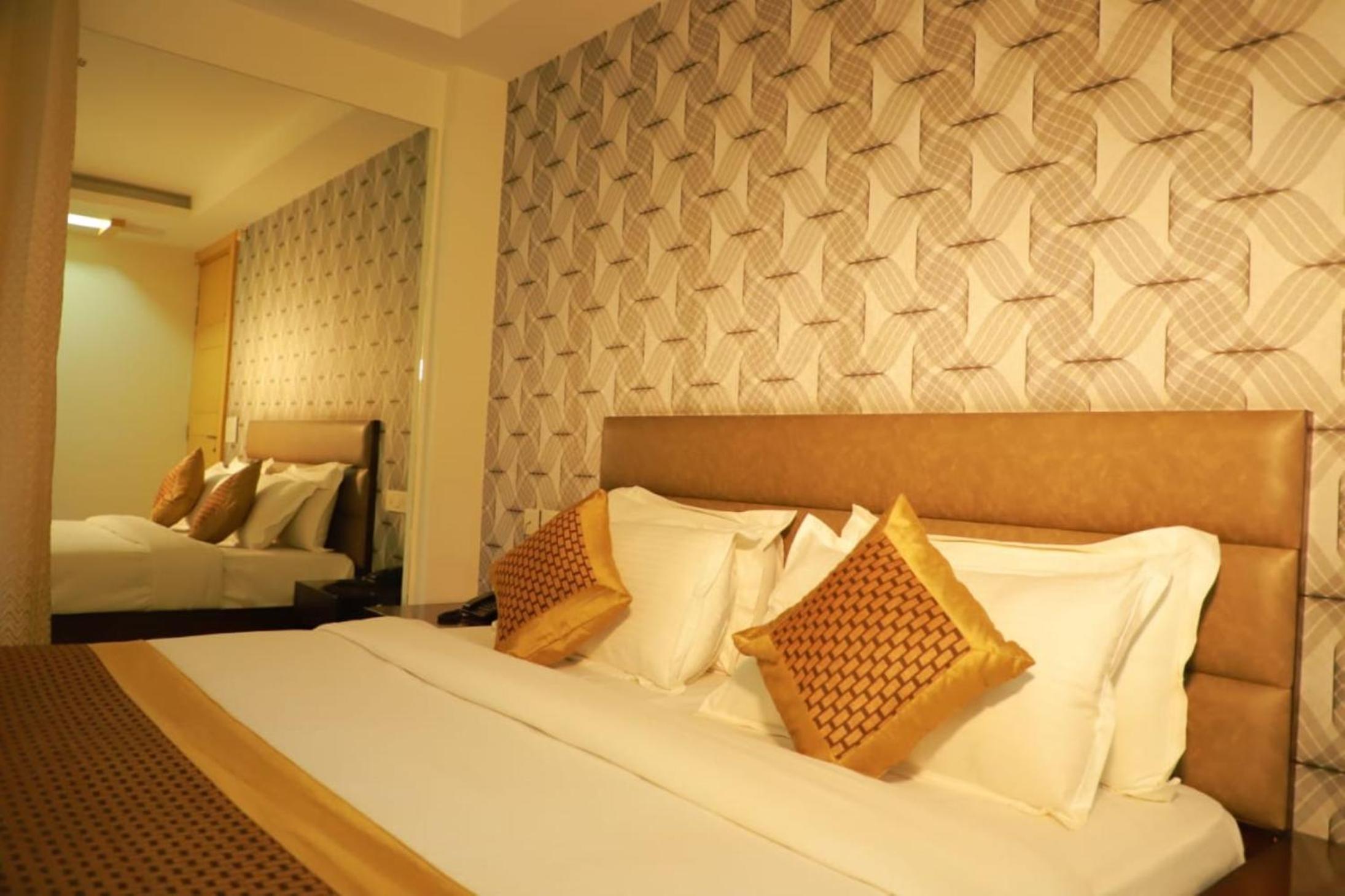CoRoom Premium Business Hotel