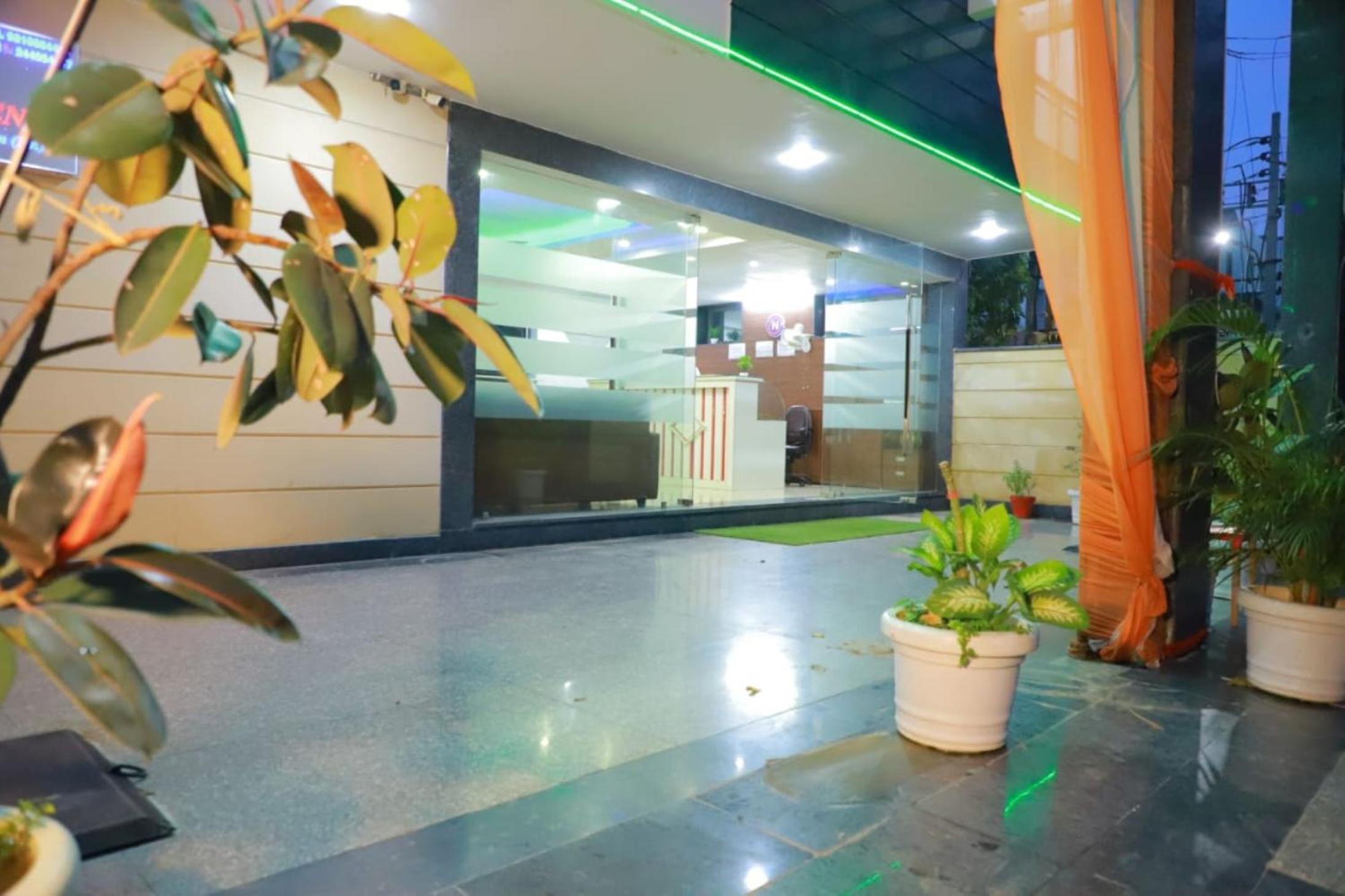CoRoom Premium Business Hotel