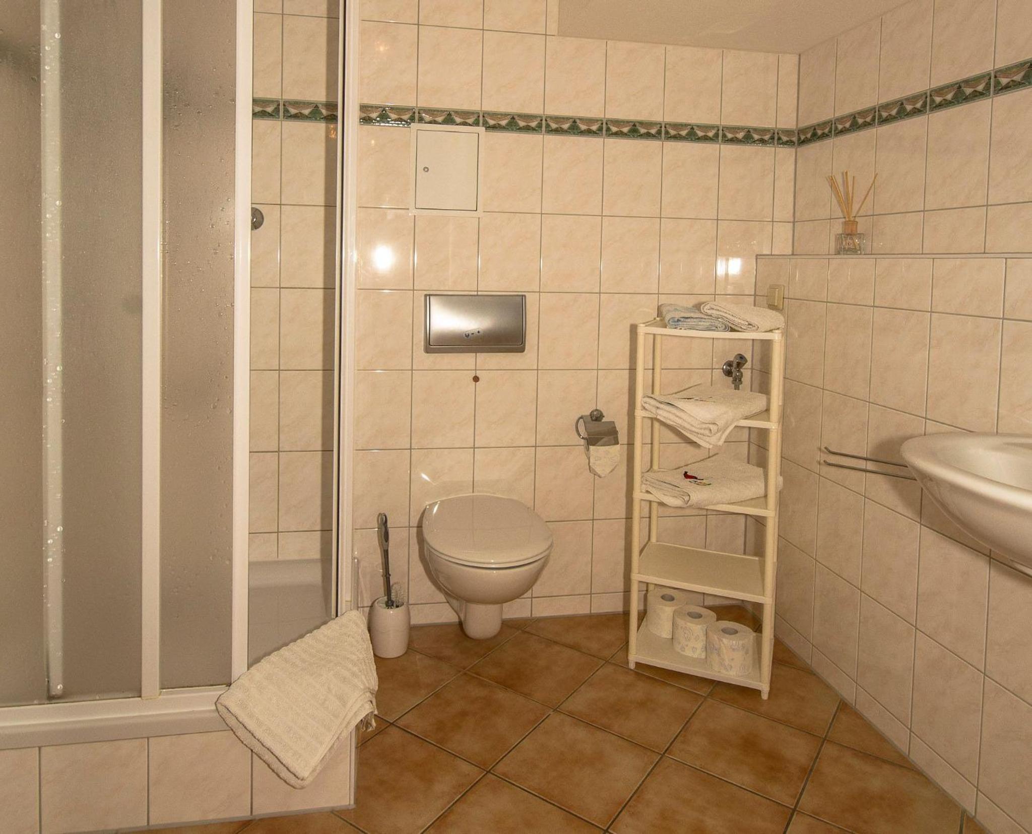 Kietzspeicher App 12 en Waren — bathroom