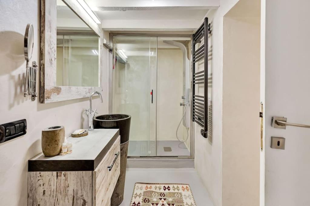 Garden, Charme and Luxury in the Center of Milan