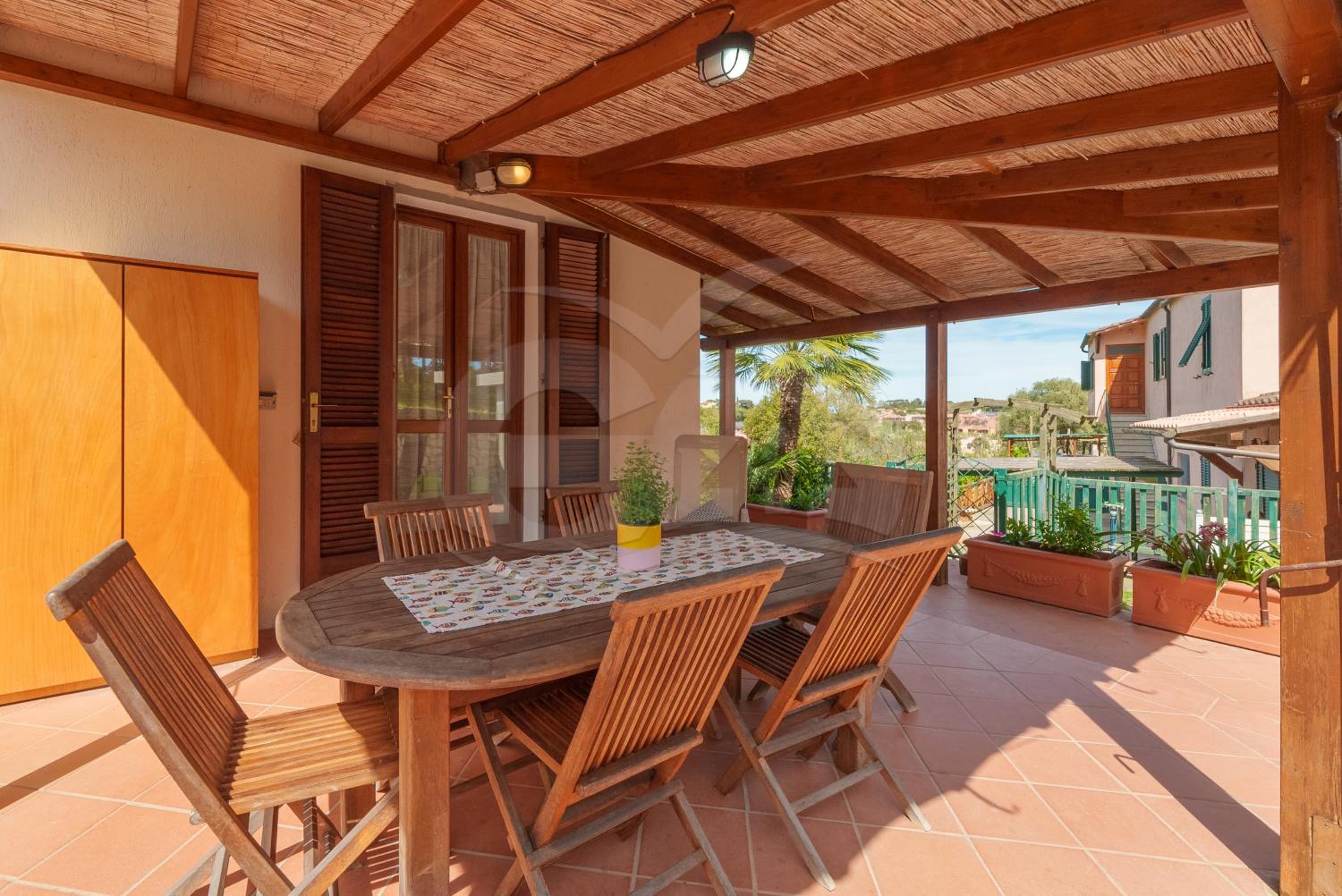 Villino Albereto - Goelba view 3
