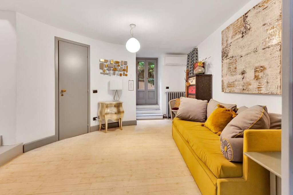 Garden, Charme and Luxury in the Center of Milan